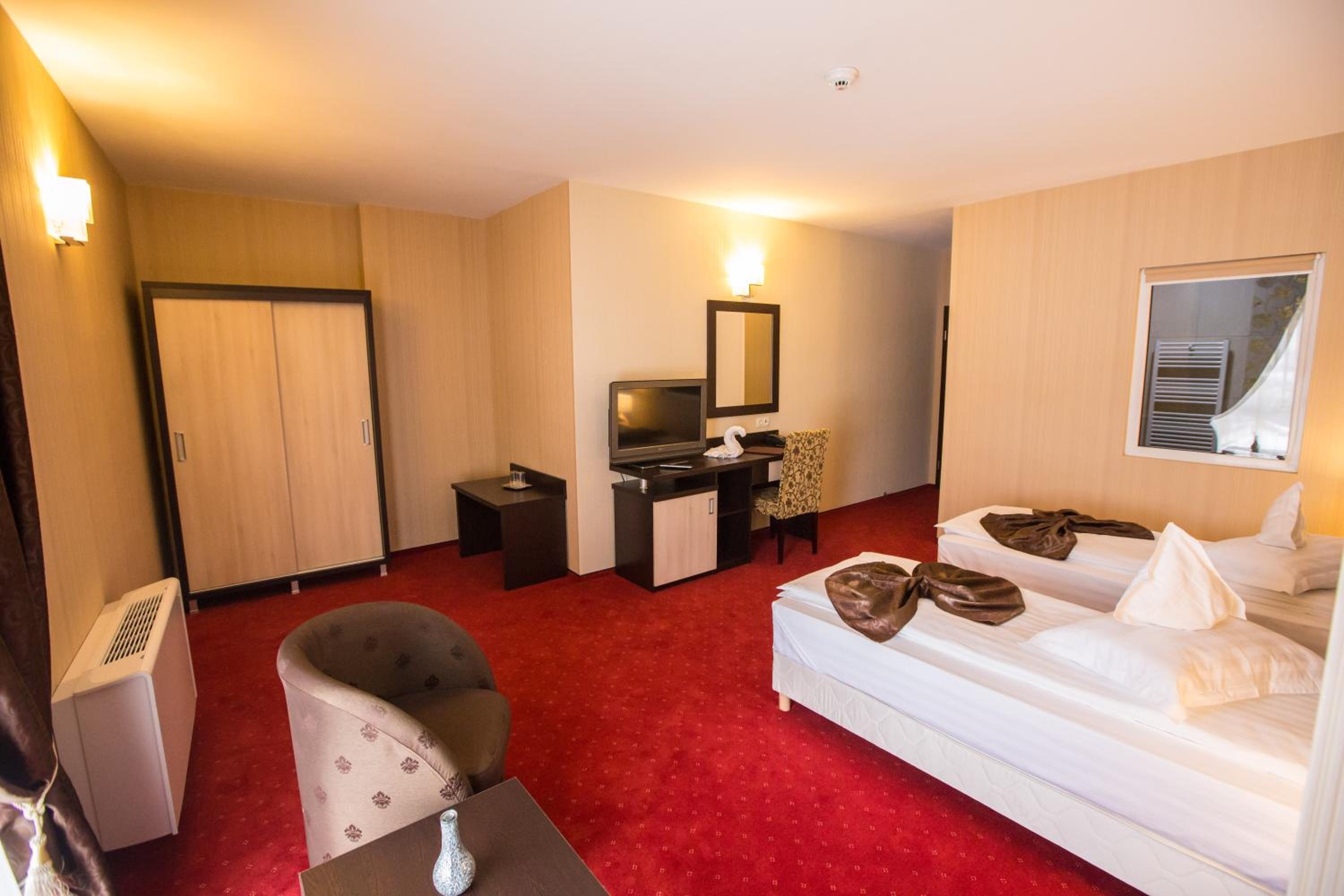 Twin Room with City View photo 1