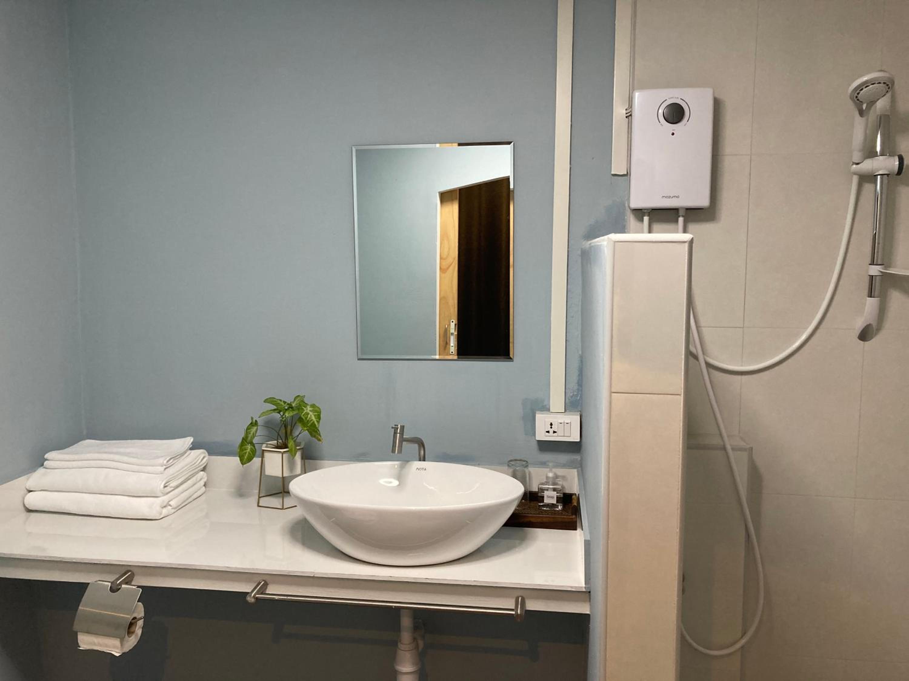 Twin Room with Terrace - Photo 10