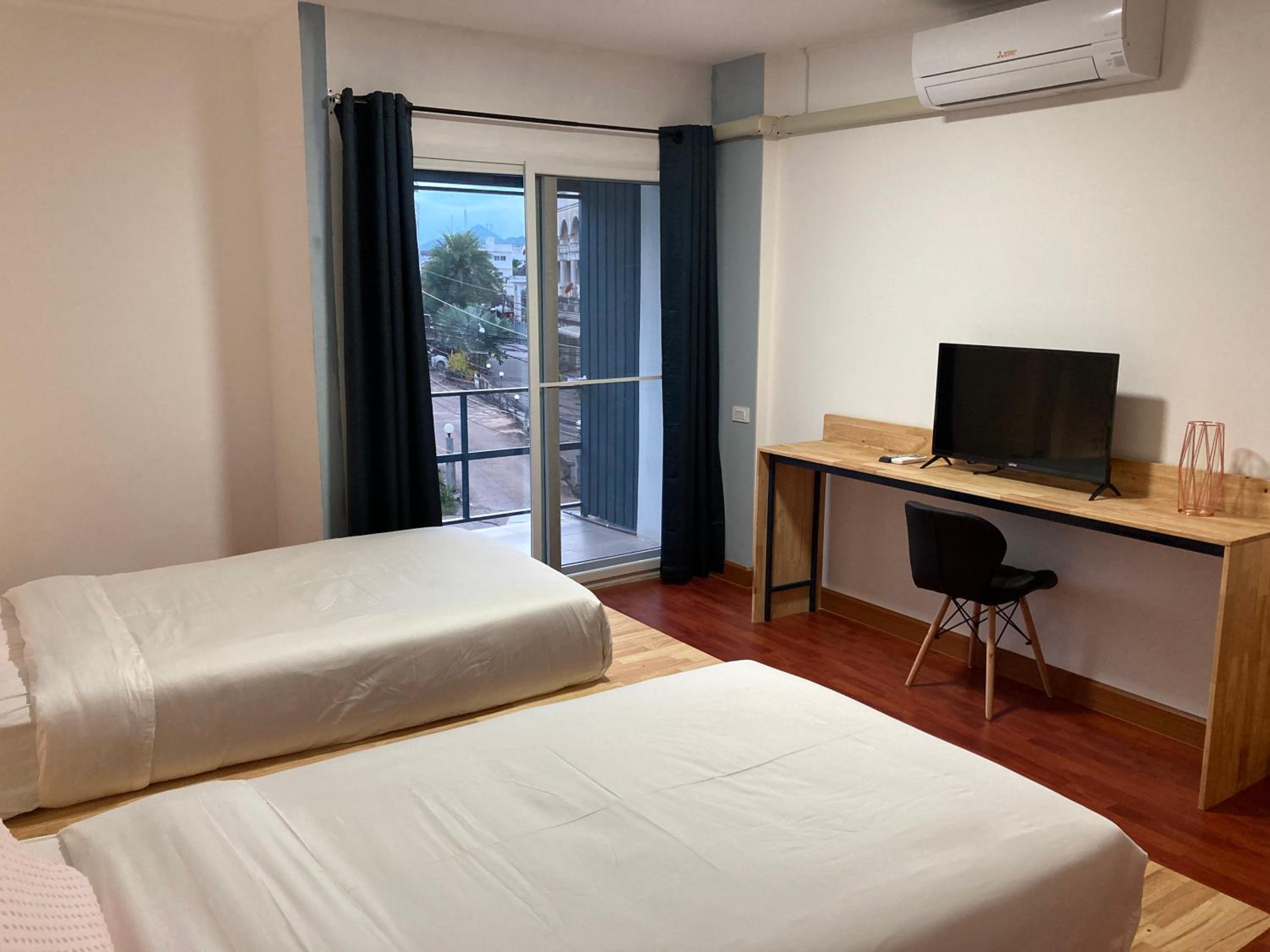 Twin Room with Terrace - Photo 1
