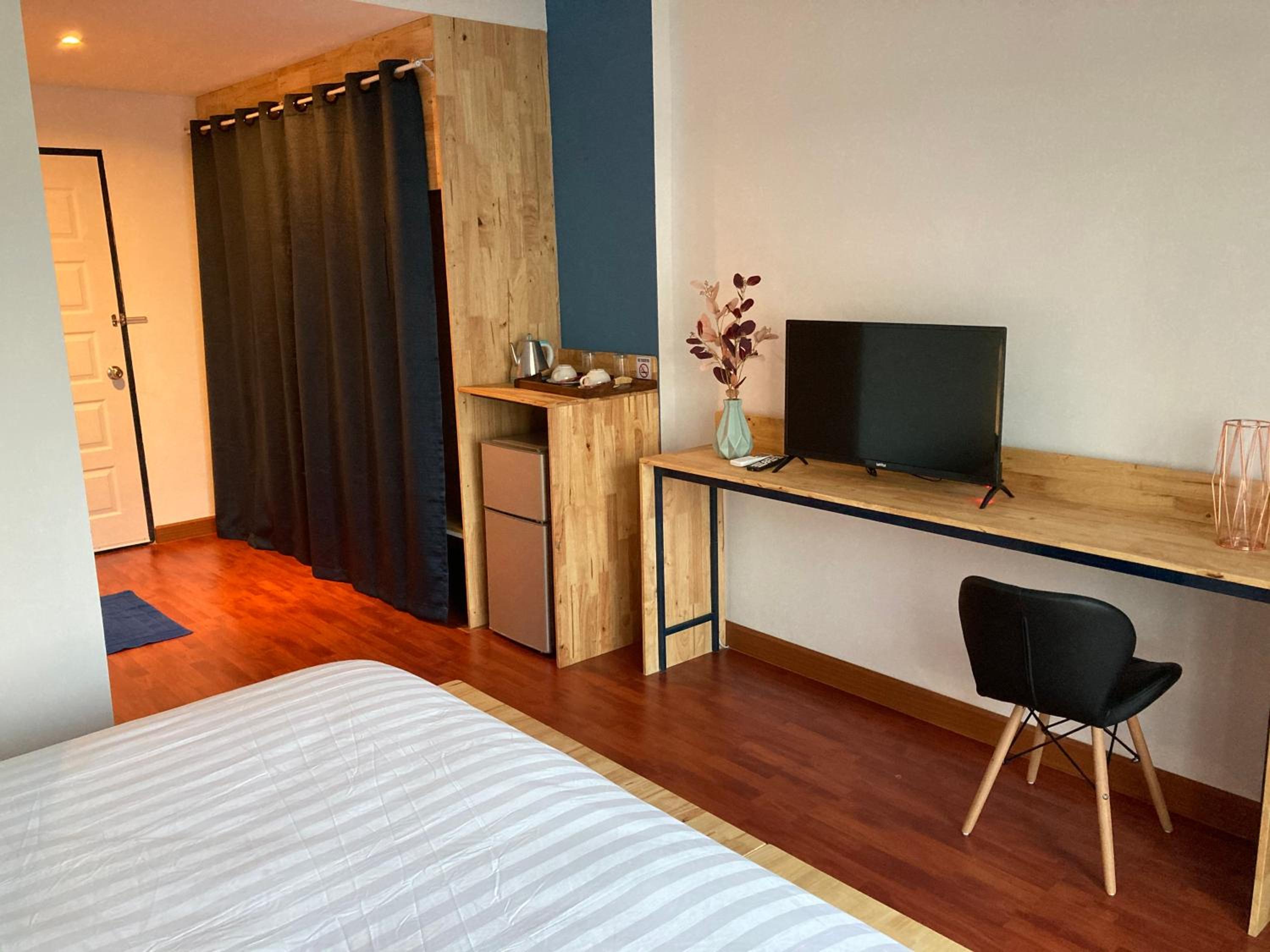 Deluxe Double Room with Balcony - Photo 1
