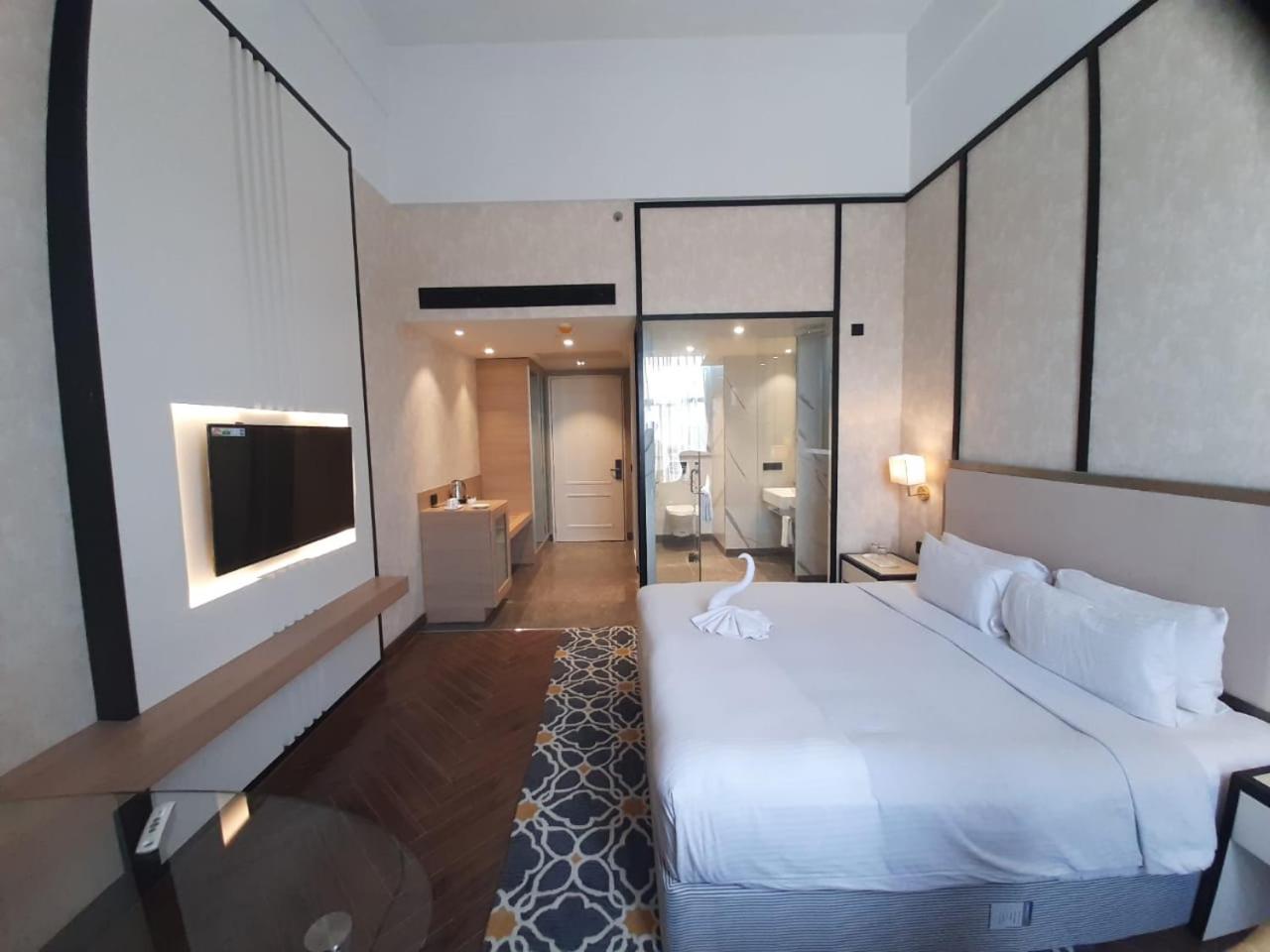 Executive Room : 20% off on session of 90 mins Spa || 15% off on F&S.B with a-la-carte selection || Complimentary welcome drinks on arrival Executive Room : 20% off on session of 90 mins Spa || 15% off on F&S.B with a-la-carte selection || Complimentary welcome drinks on arrival