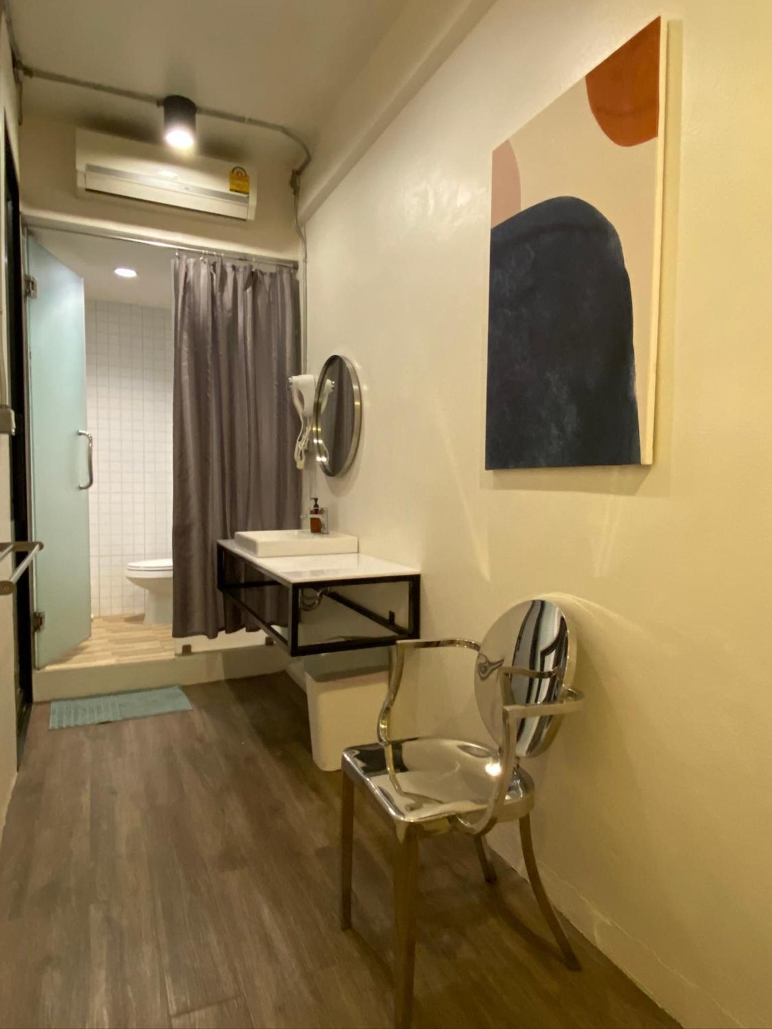 Twin Bunk Bed Room with Private Bathroom photo 3