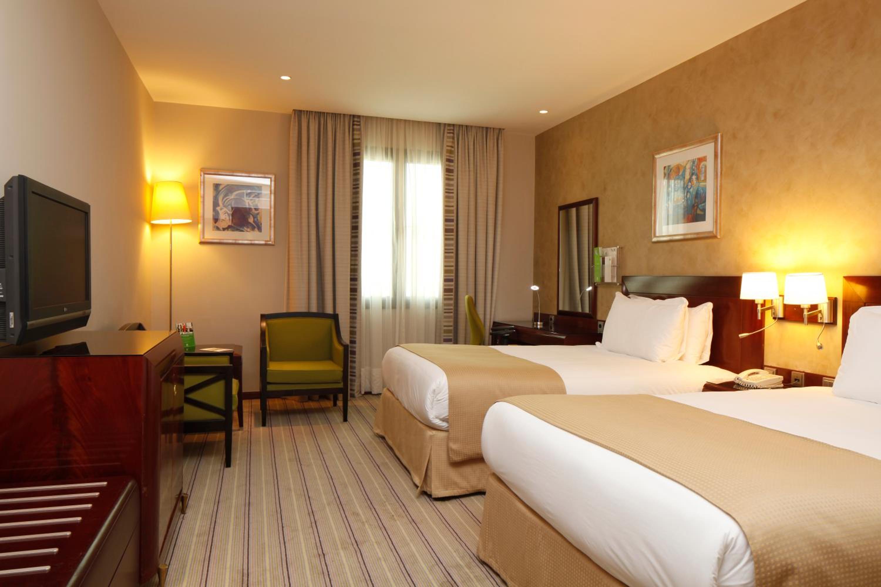 Standard Twin Room with City View - Smoking
