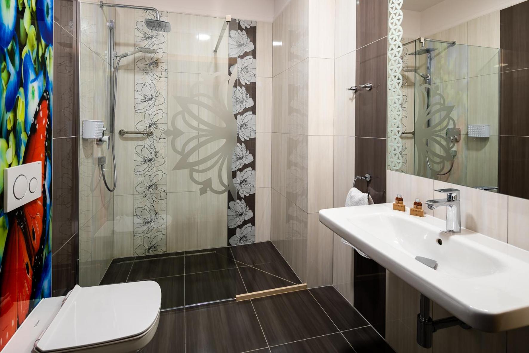 Double Room - Photo 9