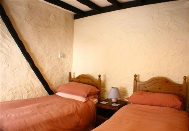 Two-Bedroom Cottage with Garden View photo 2