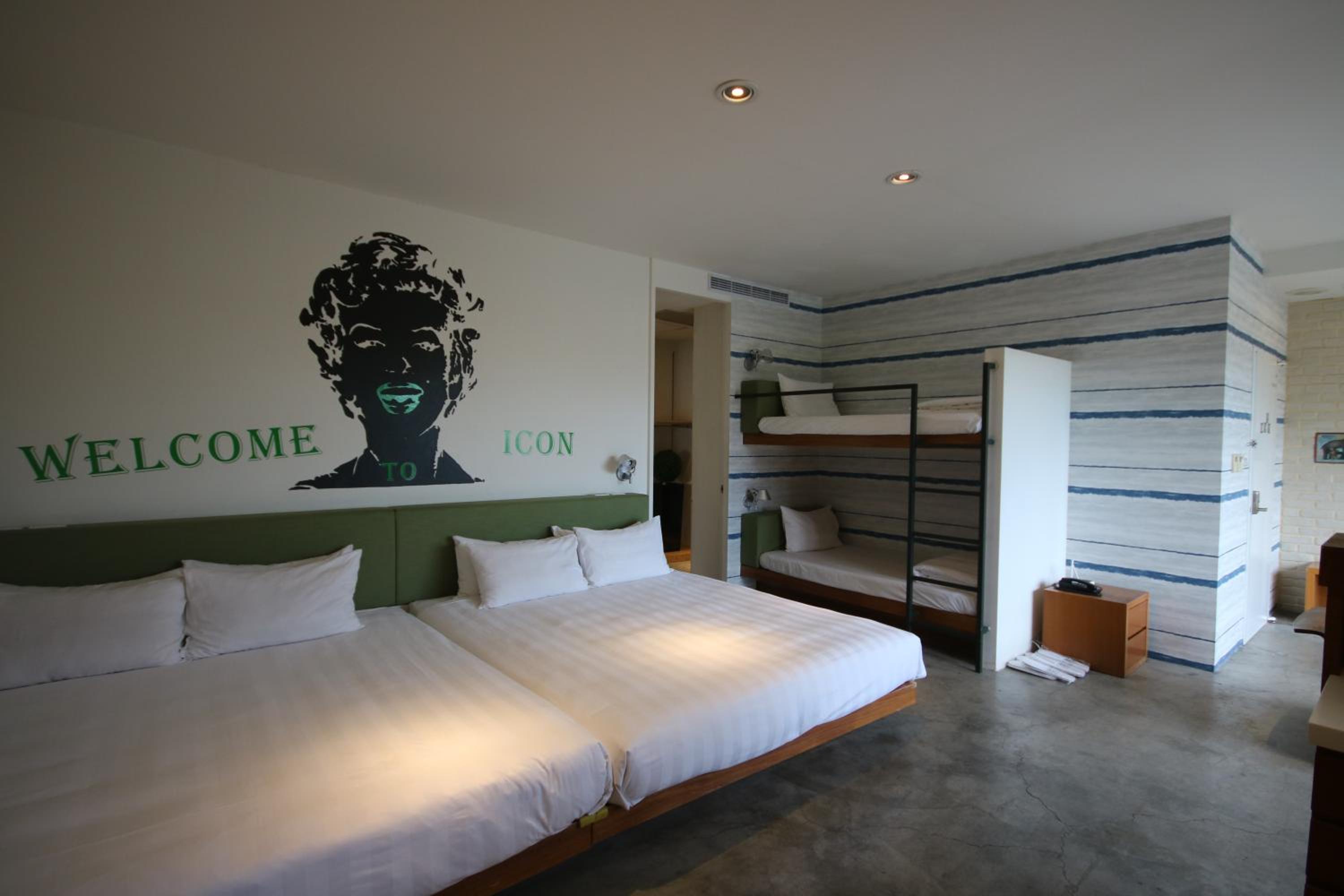 Deluxe Family Suite photo 2