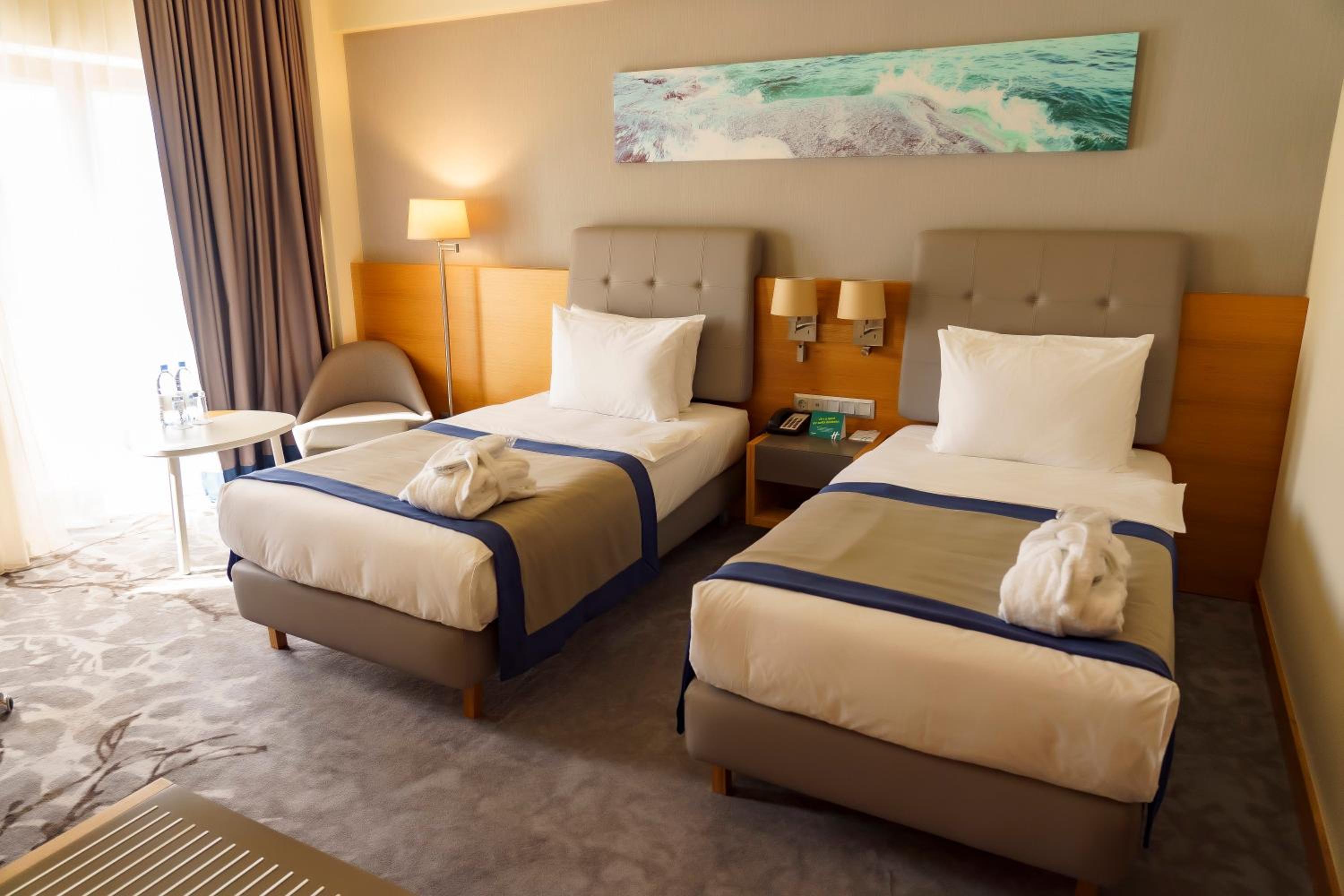Standard Twin Room - Photo 2