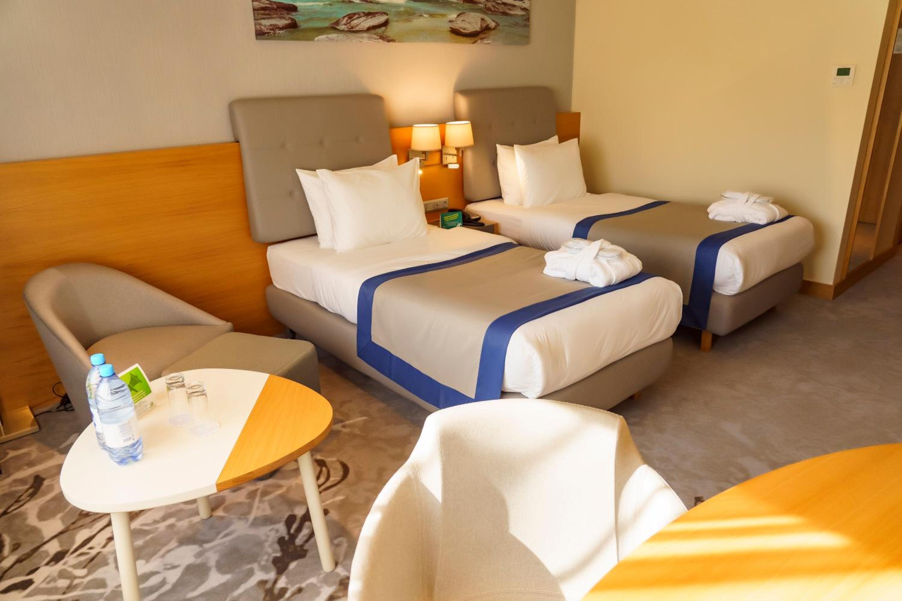 Standard Twin Room - Photo 1