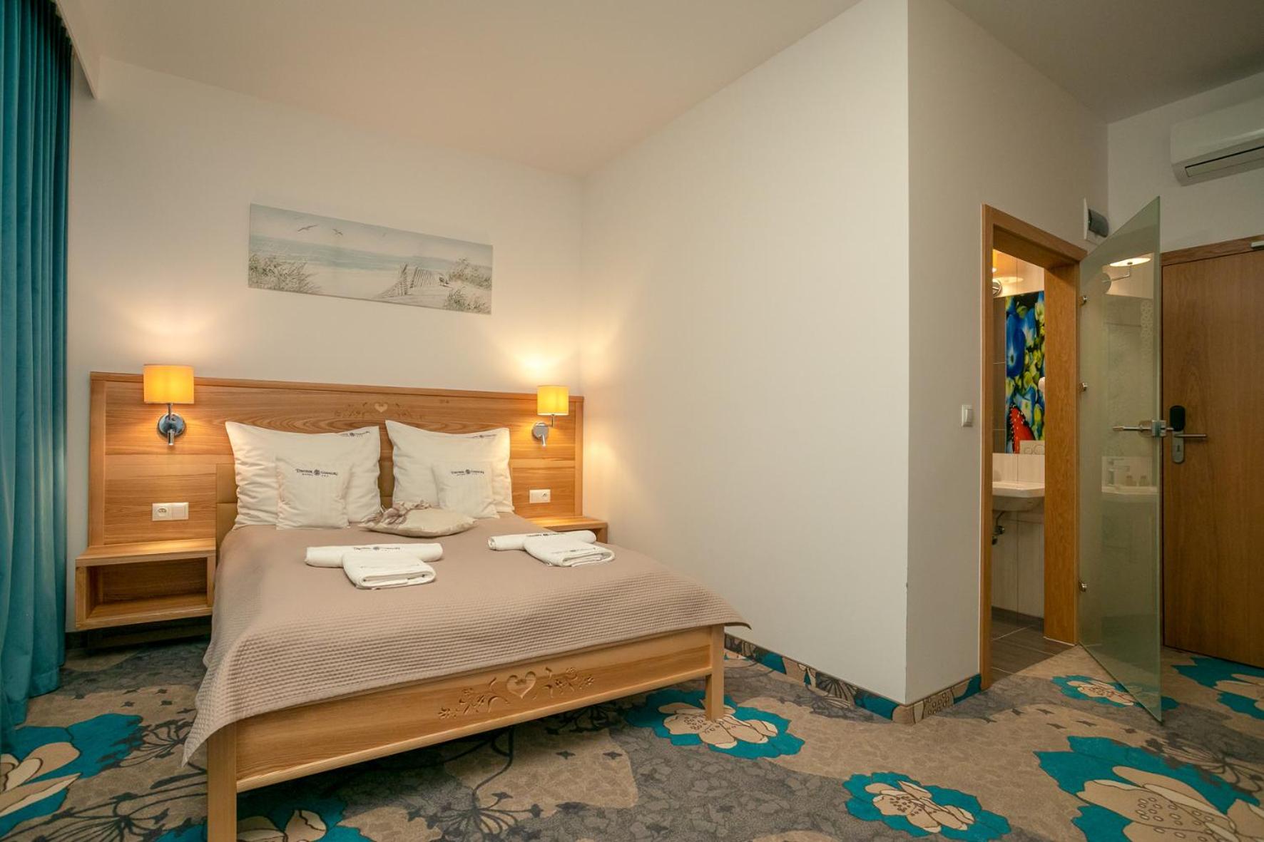 Double Room - Photo 6