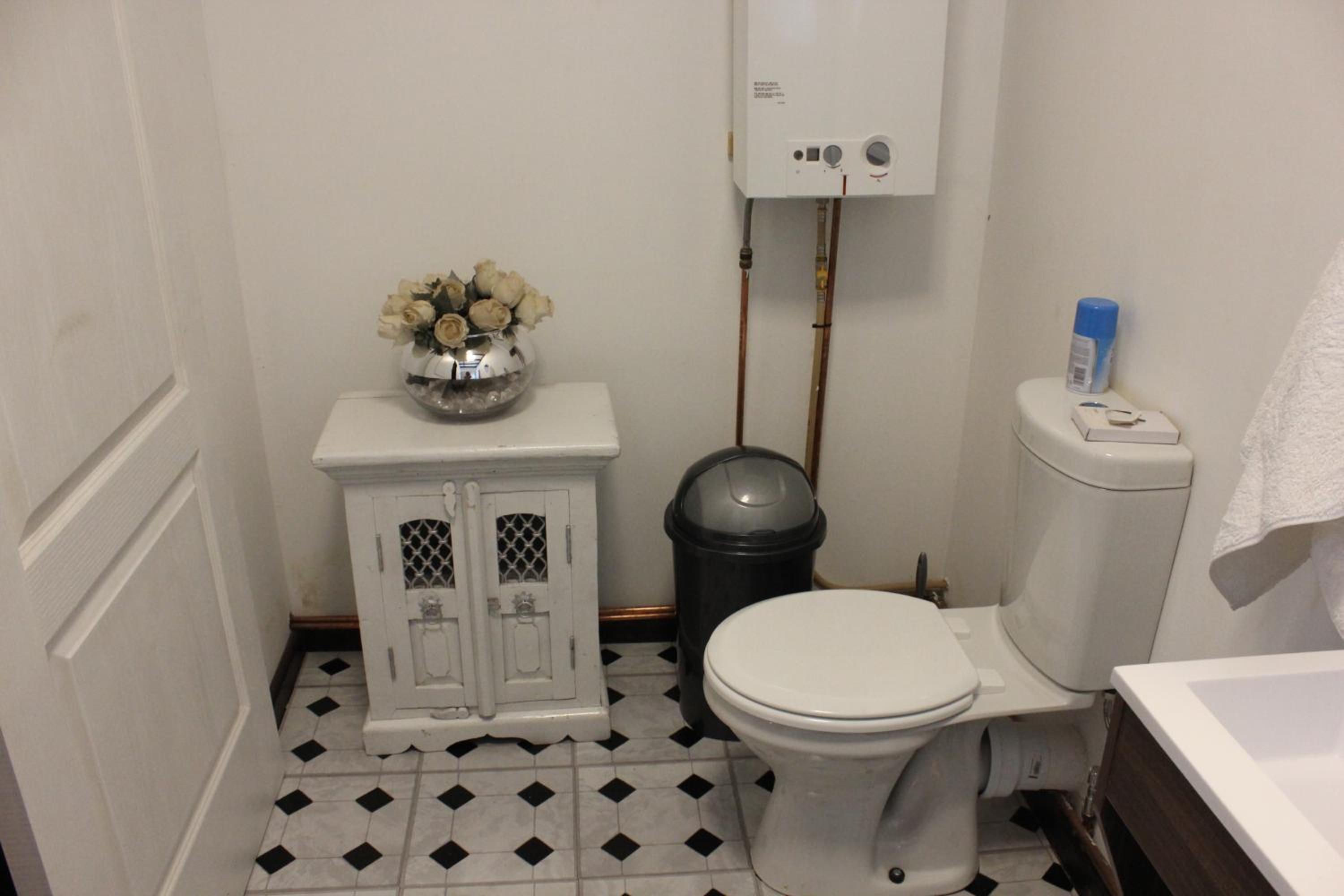 Suite 2 - Photo 4