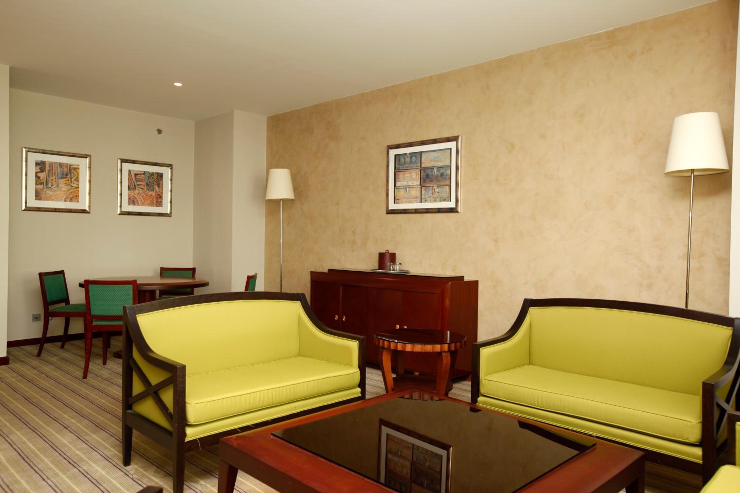 King Suite with Dining - City View