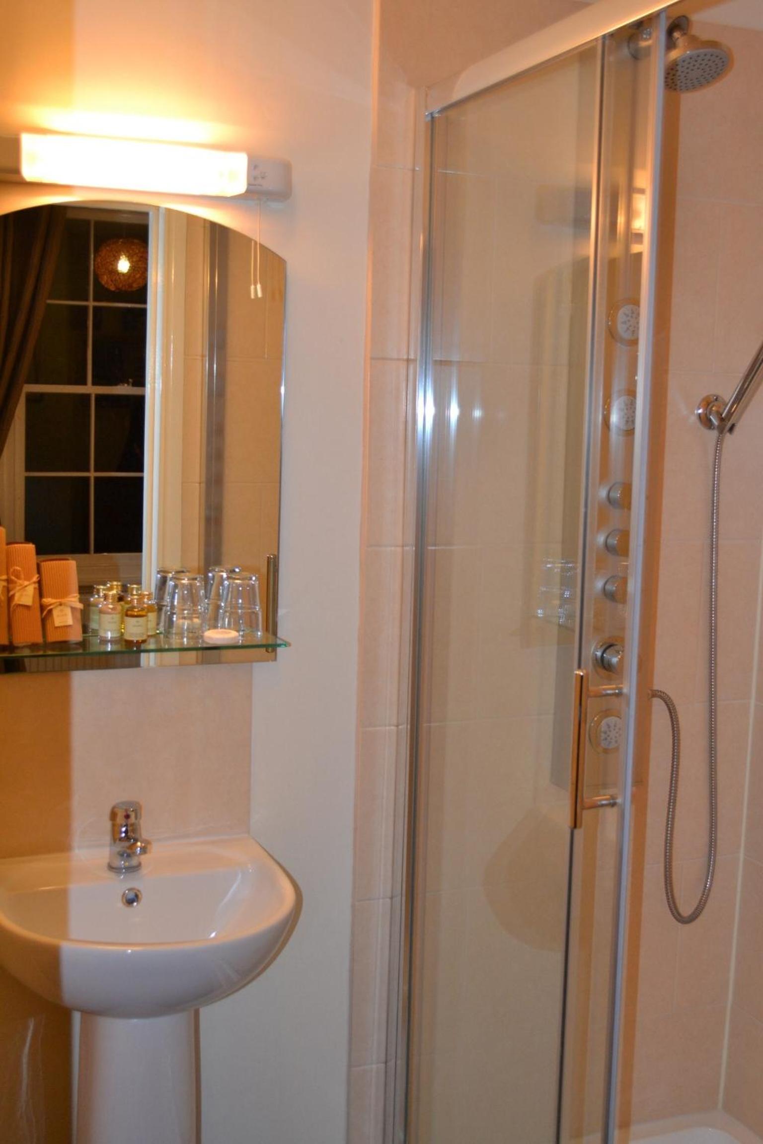 Double Room with View - Photo 9