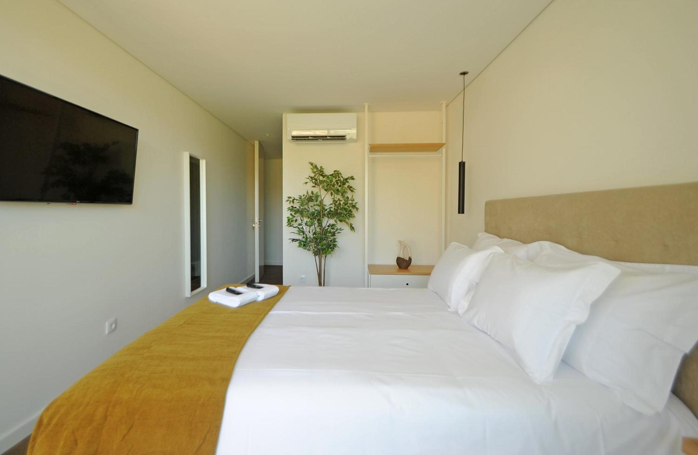 Three-Bedroom Apartment - Photo 5