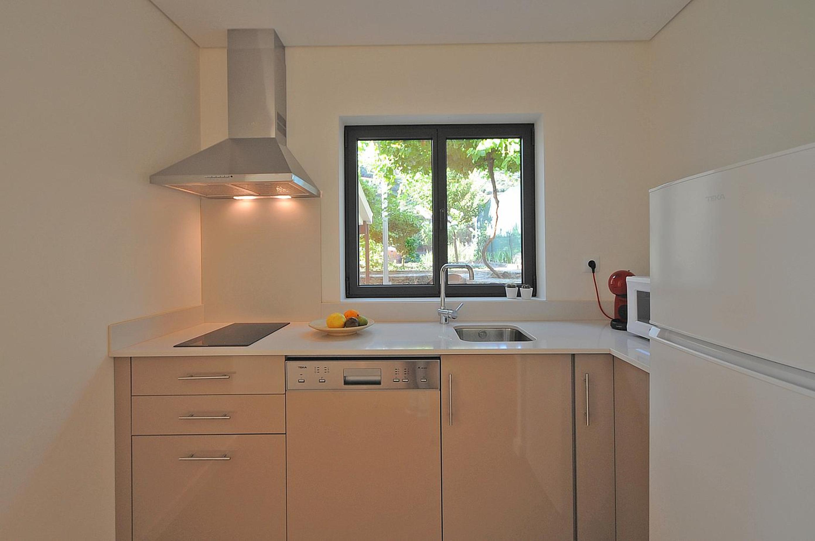 Three-Bedroom Apartment - Photo 9