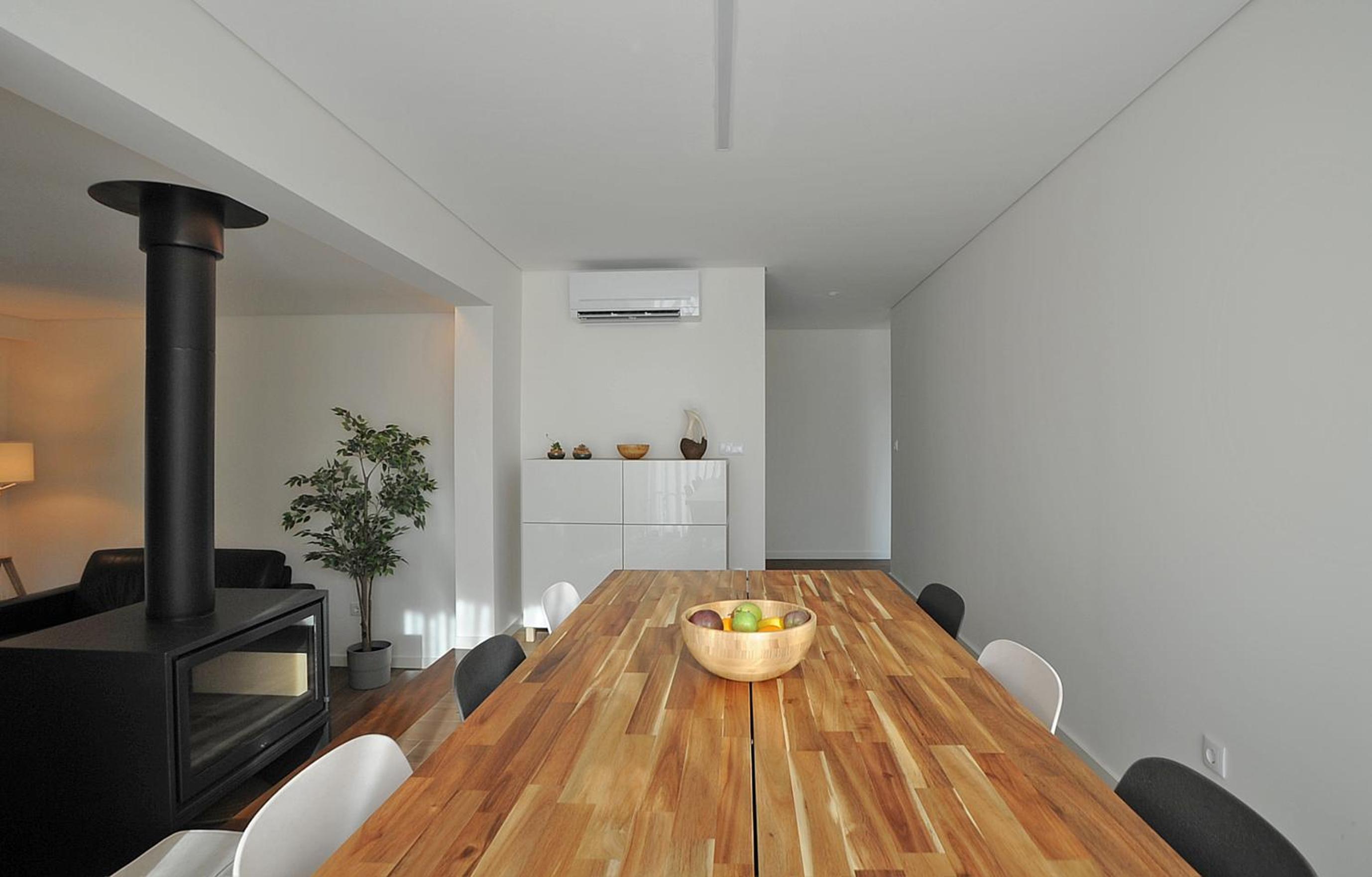 Three-Bedroom Apartment - Photo 10