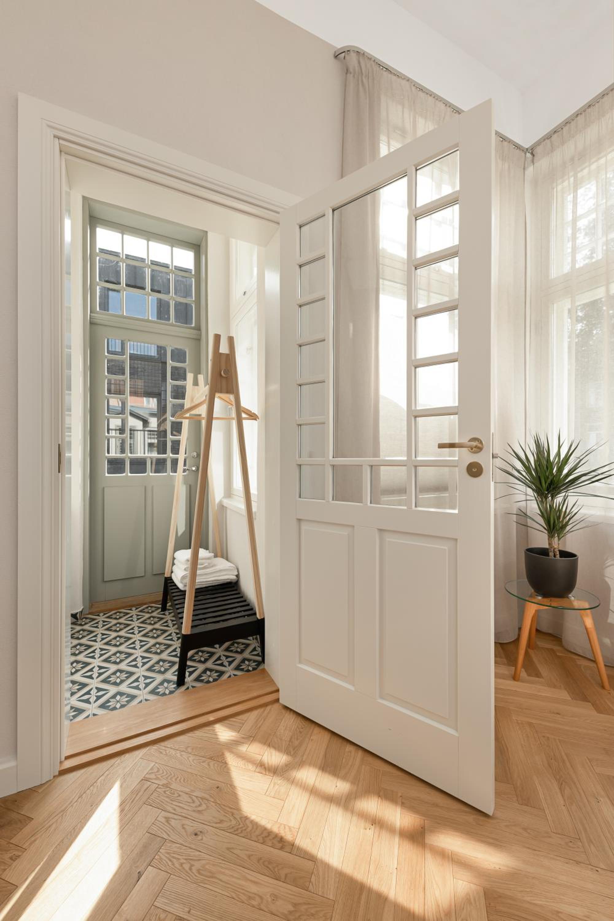 Suite - Photo 12