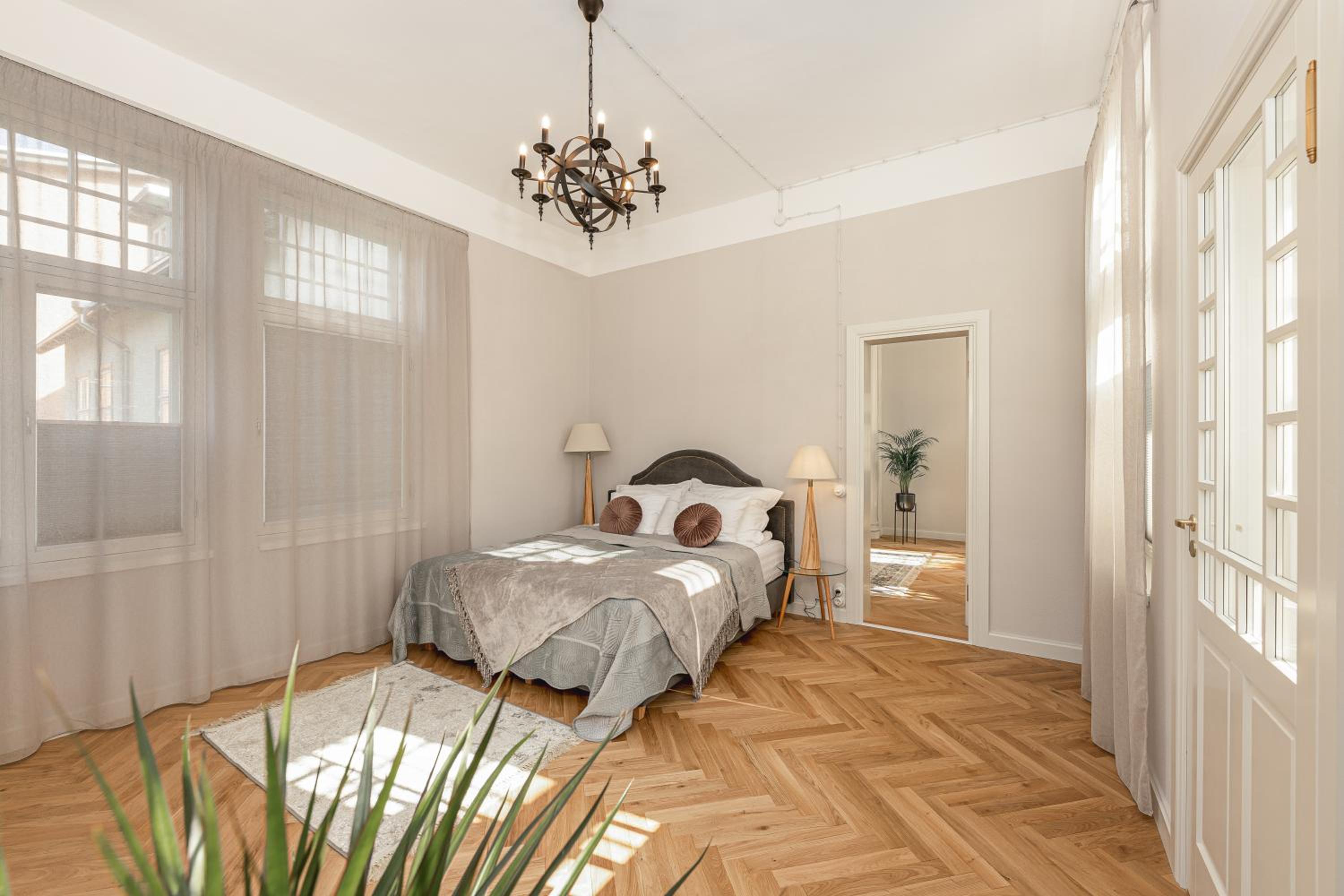Suite - Photo 3