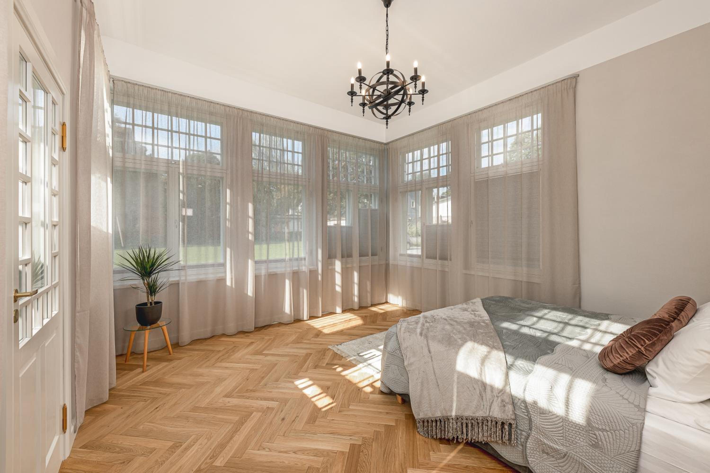 Suite - Photo 2