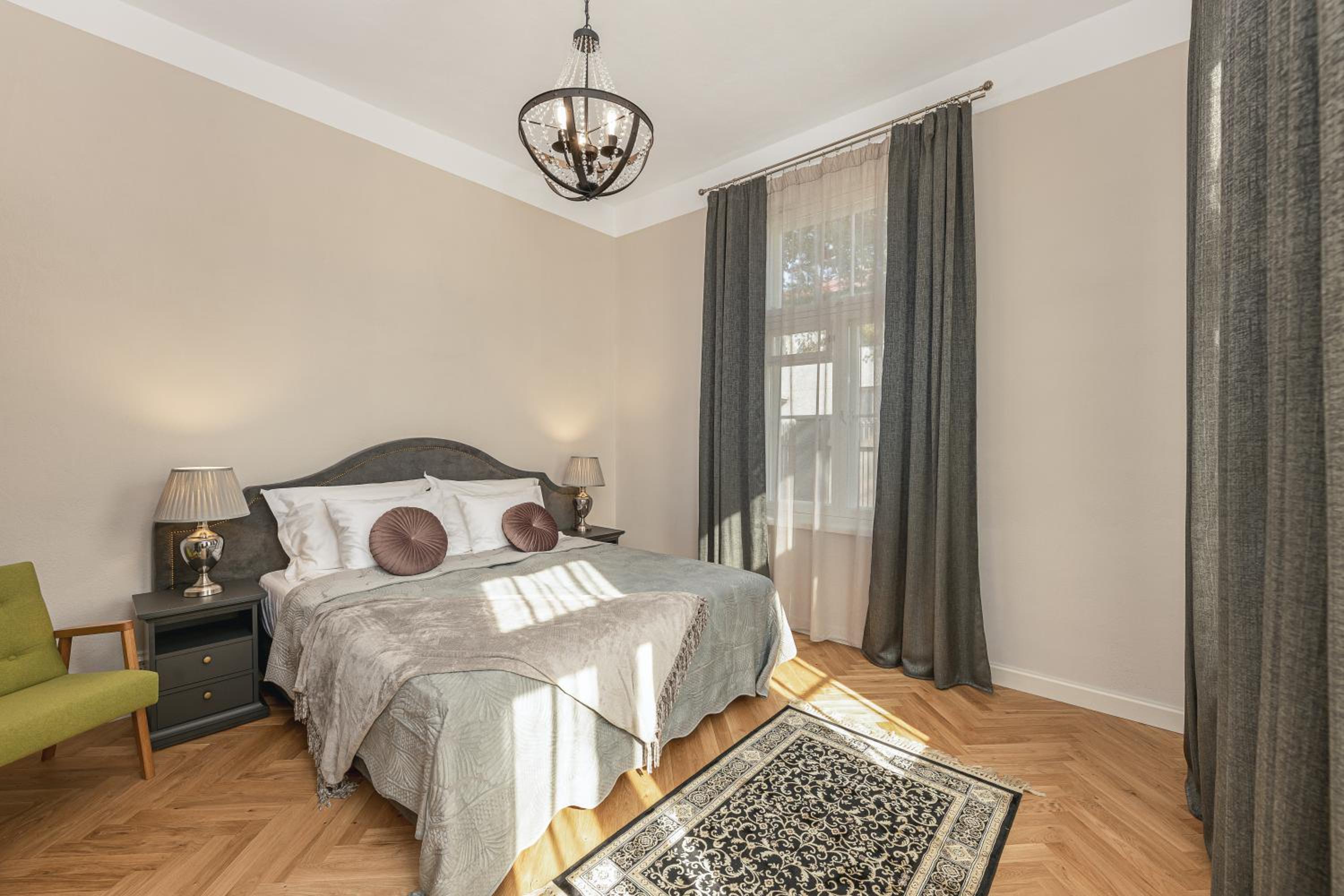 Suite - Photo 10
