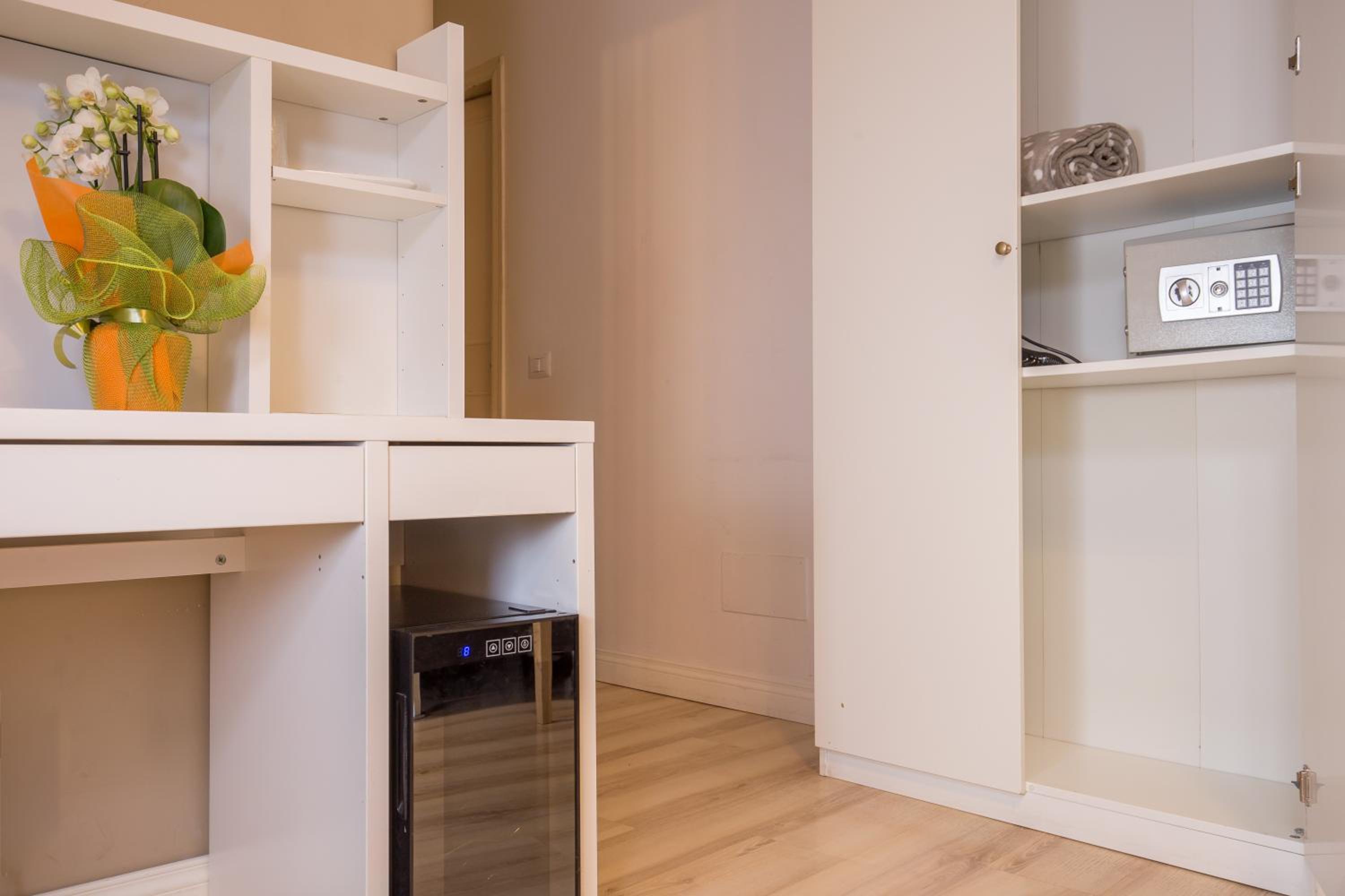 Quadruple Room with Private Bathroom photo 3