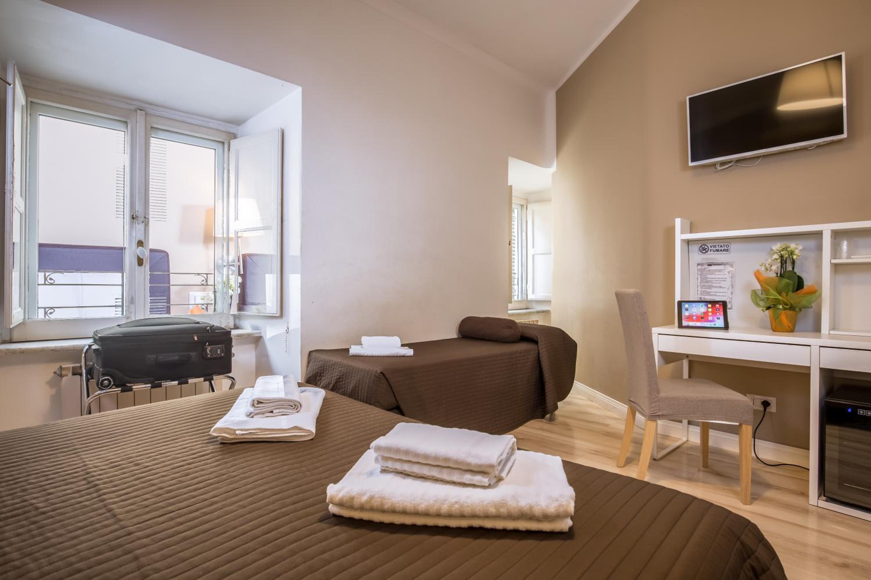 Quadruple Room with Private Bathroom photo 2