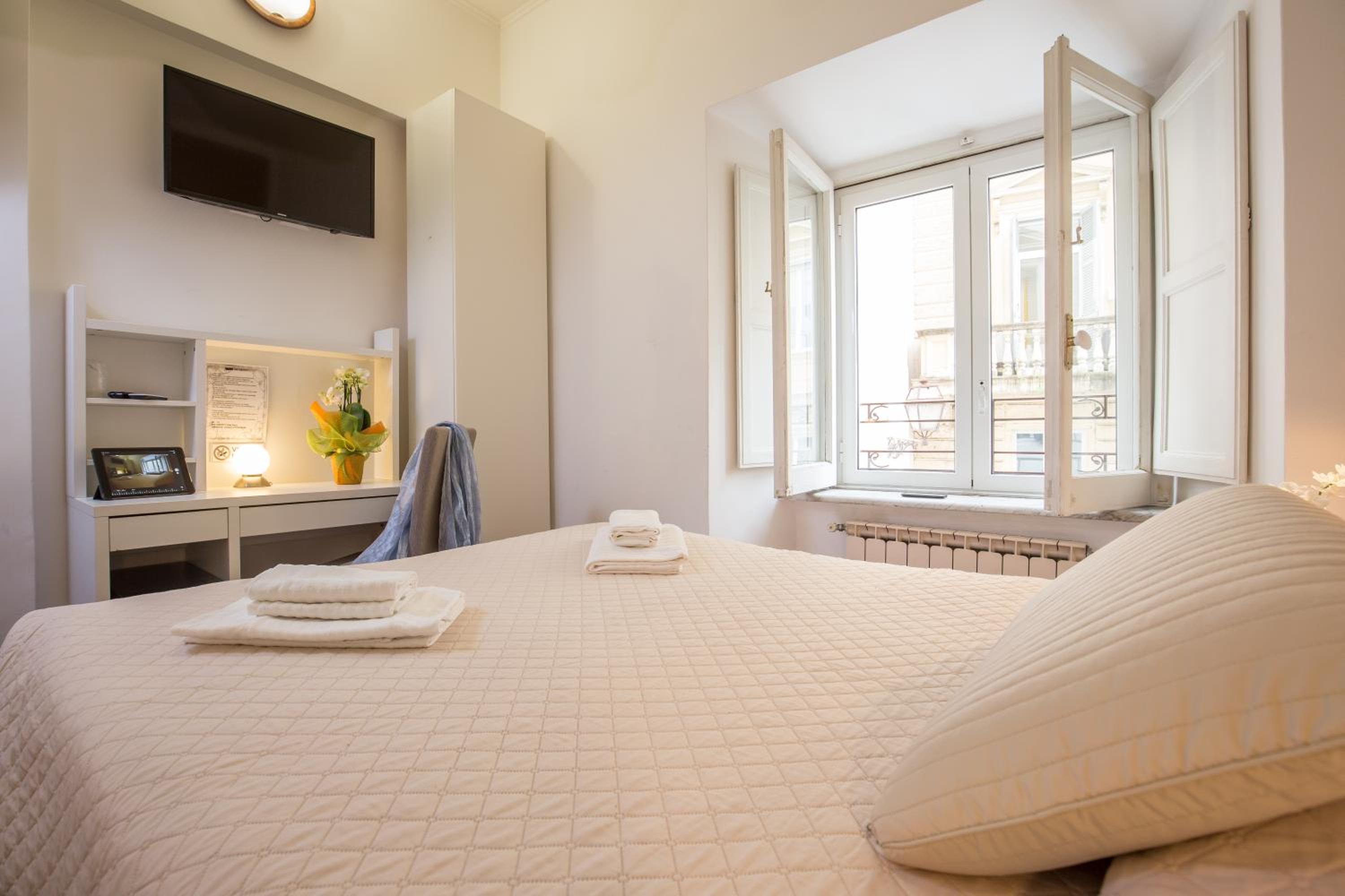 Small Double Room photo 2
