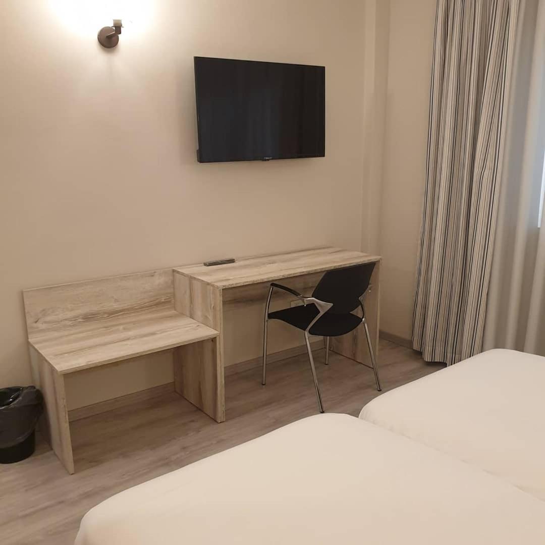 Deluxe Double or Twin Room photo 3