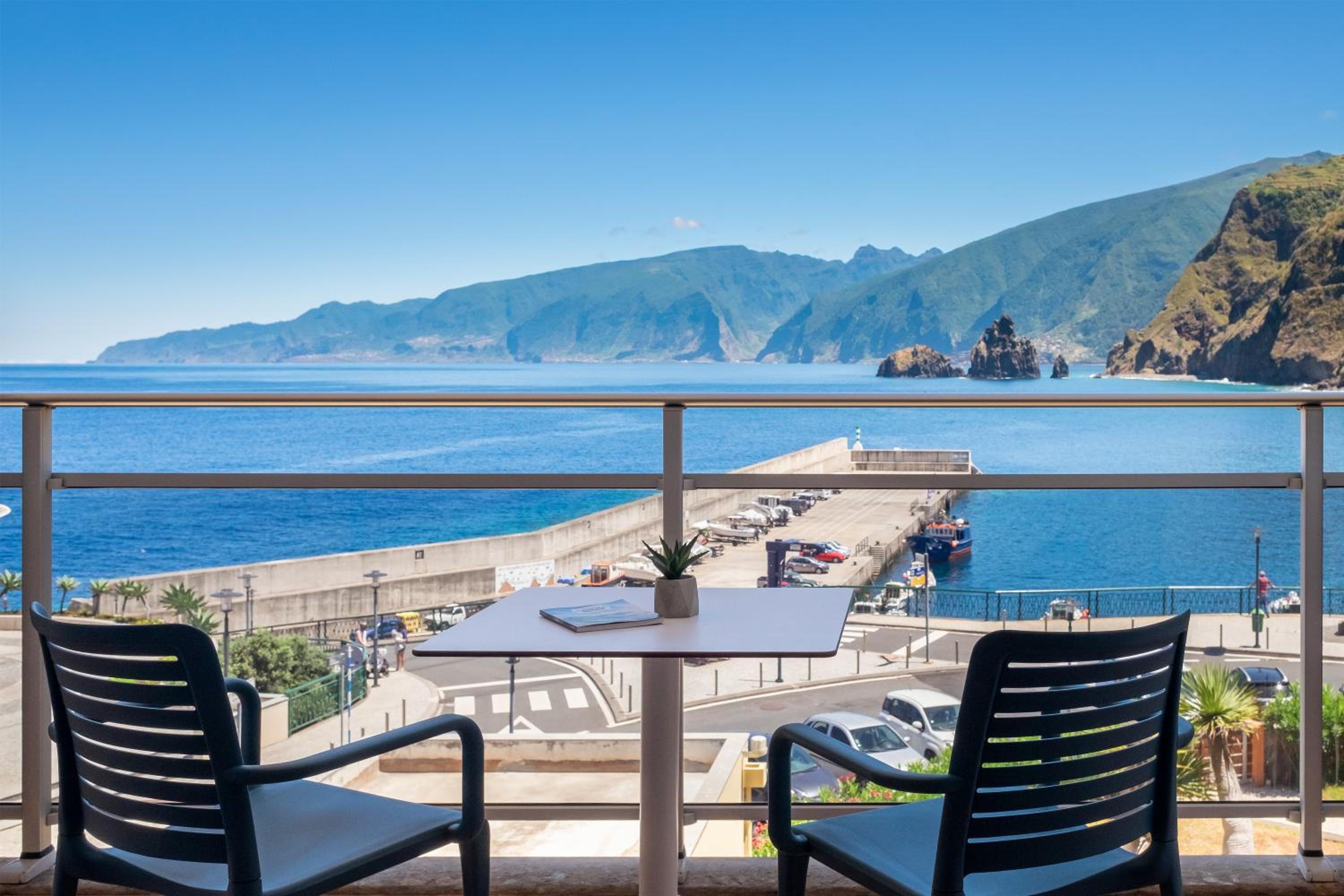 Twin Room with Sea View photo 2