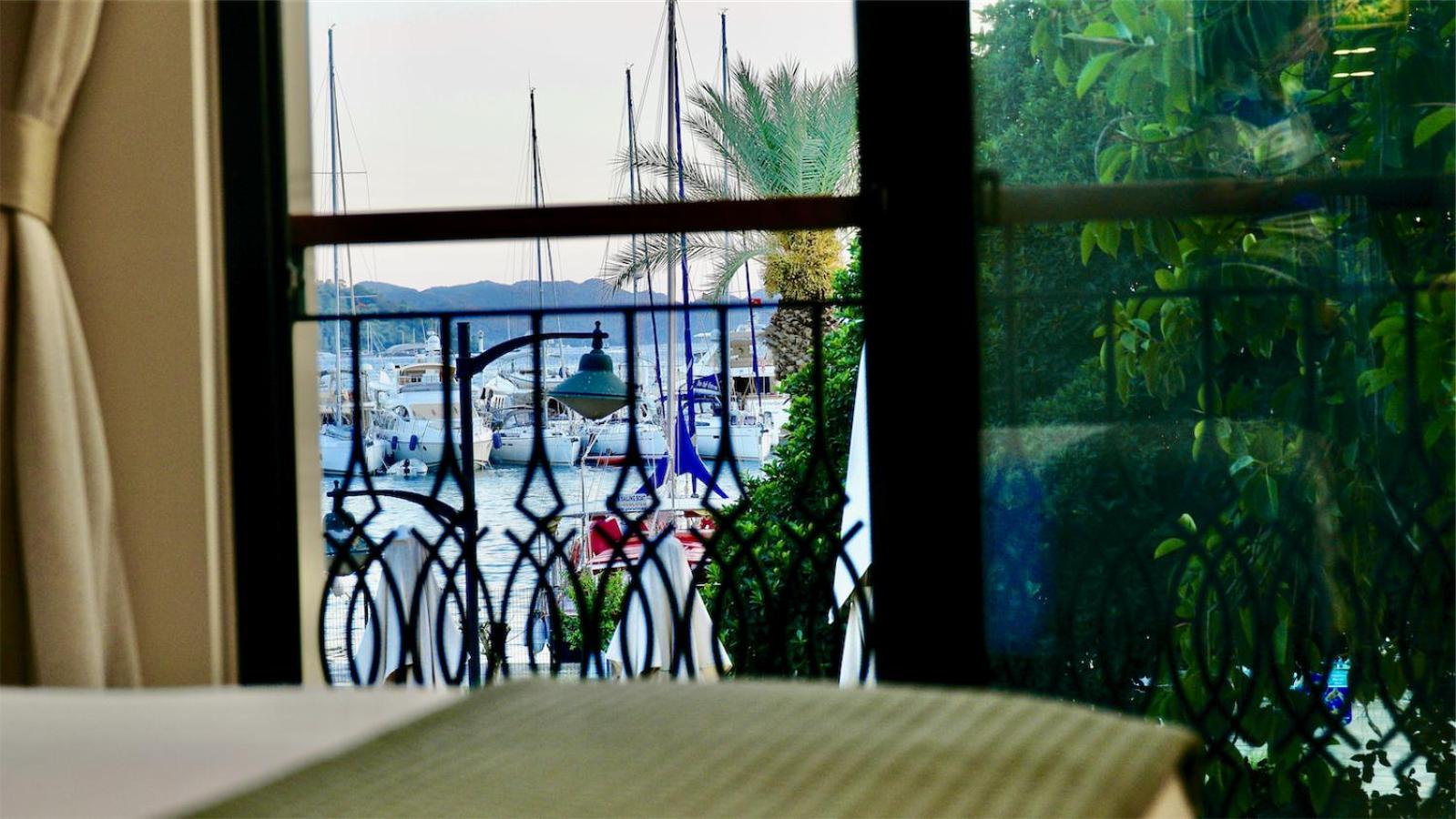 Double Room with Sea View - Photo 7