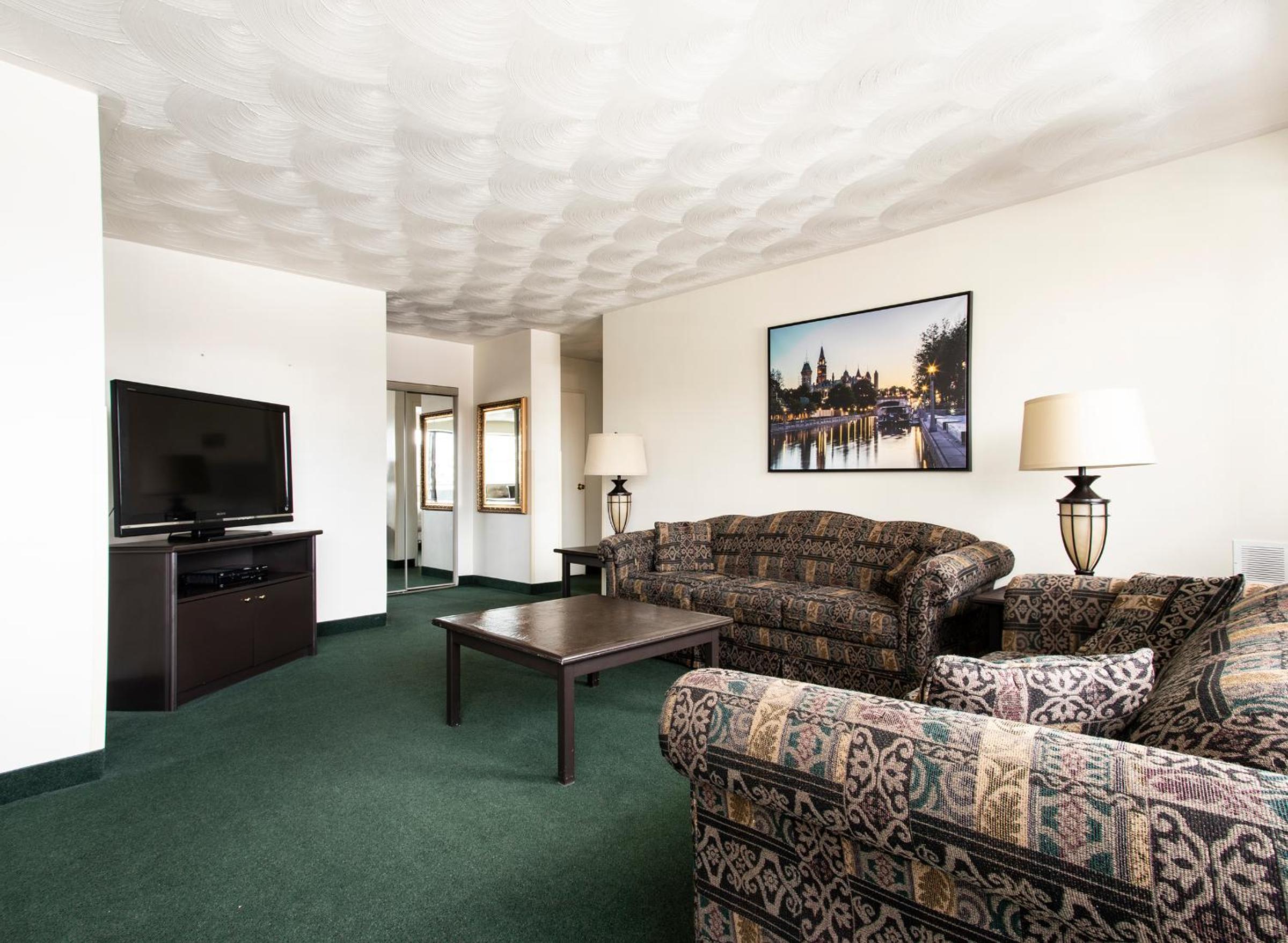 Superior One-Bedroom Suite, 1 King/Queen Bed, 1 Queen Sofa Bed - Photo 6