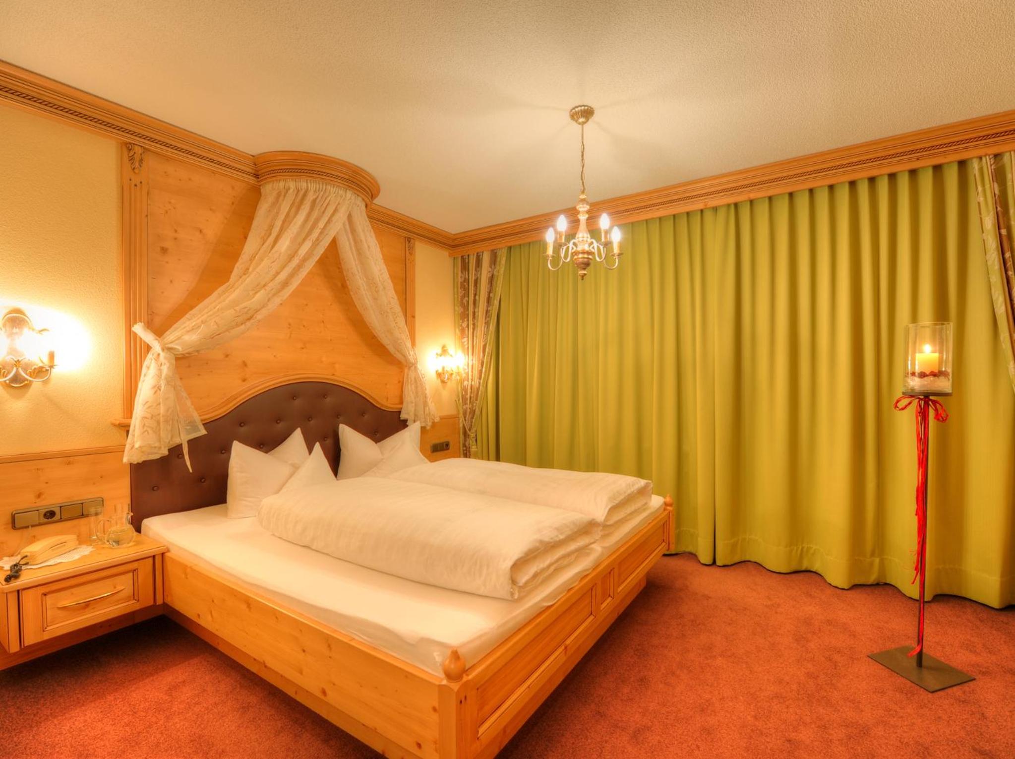 Deluxe Double Room with Shower