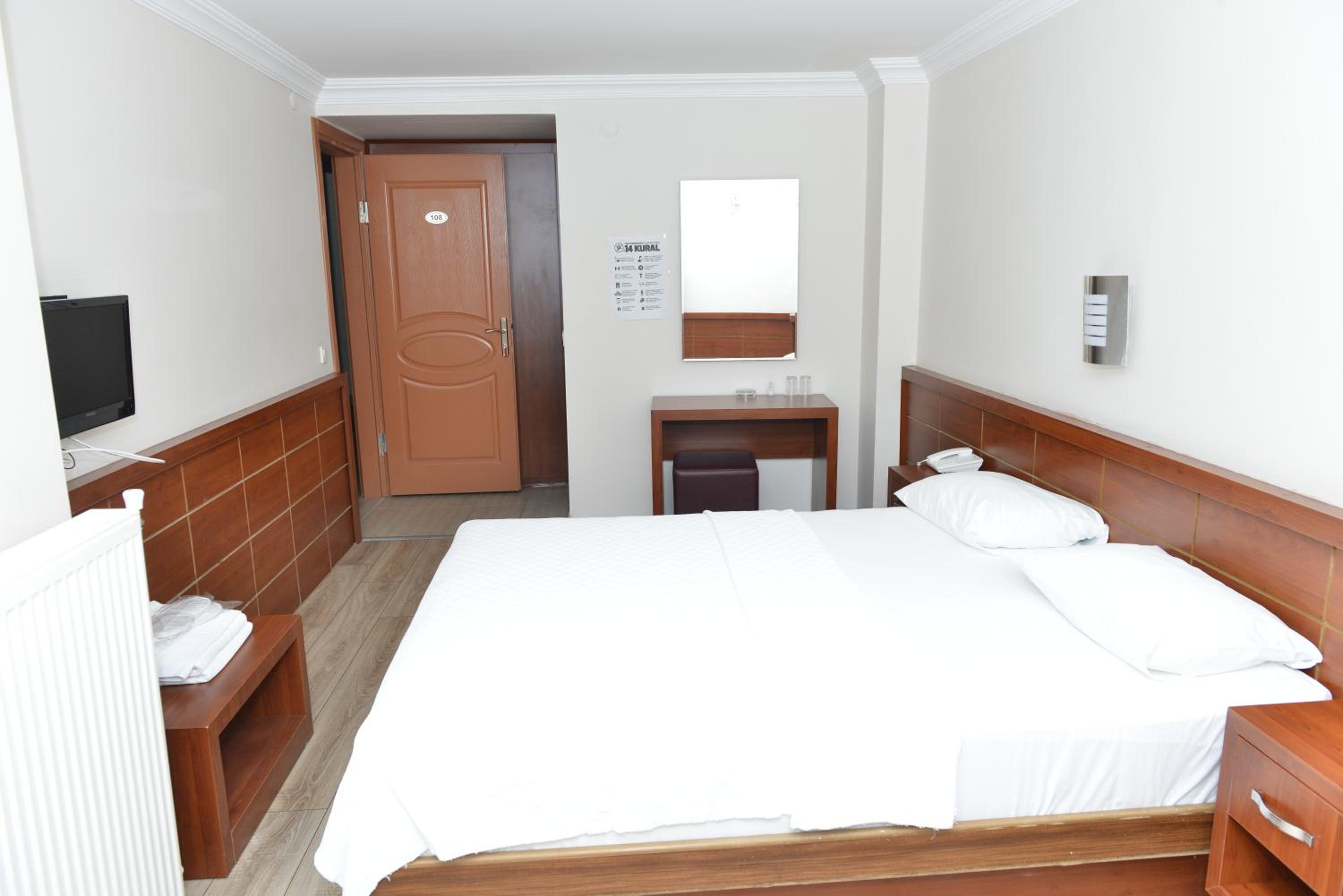 Standard Double or Twin Room photo 2