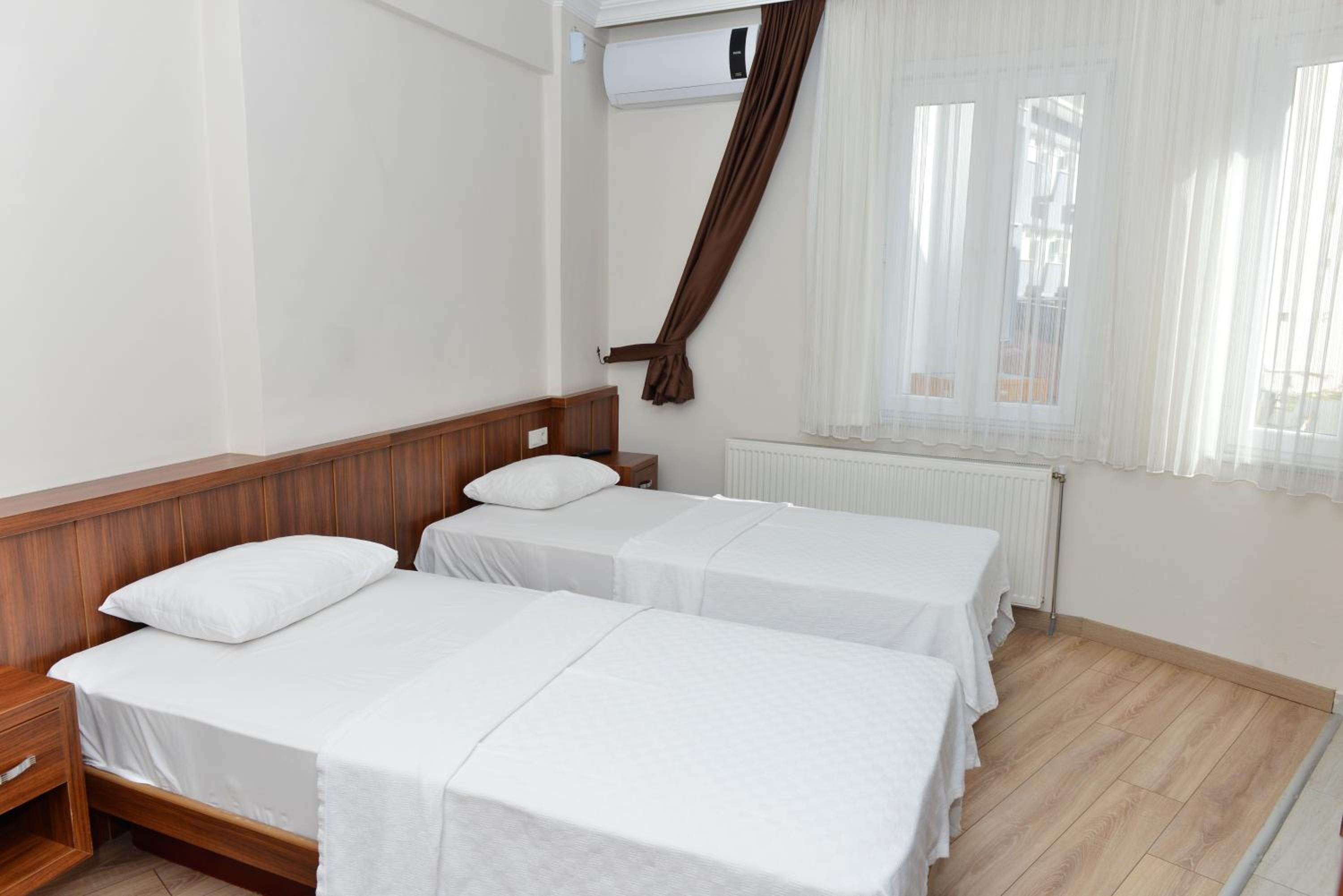 Standard Double or Twin Room photo 1