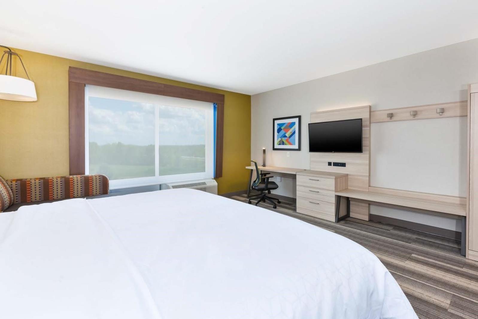 Standard King Room - Photo 2