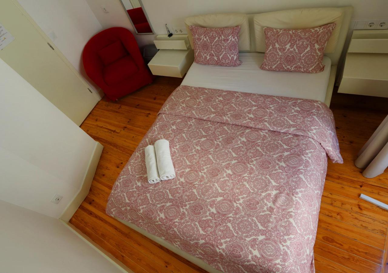 Double Room with Shared Bathroom photo 2