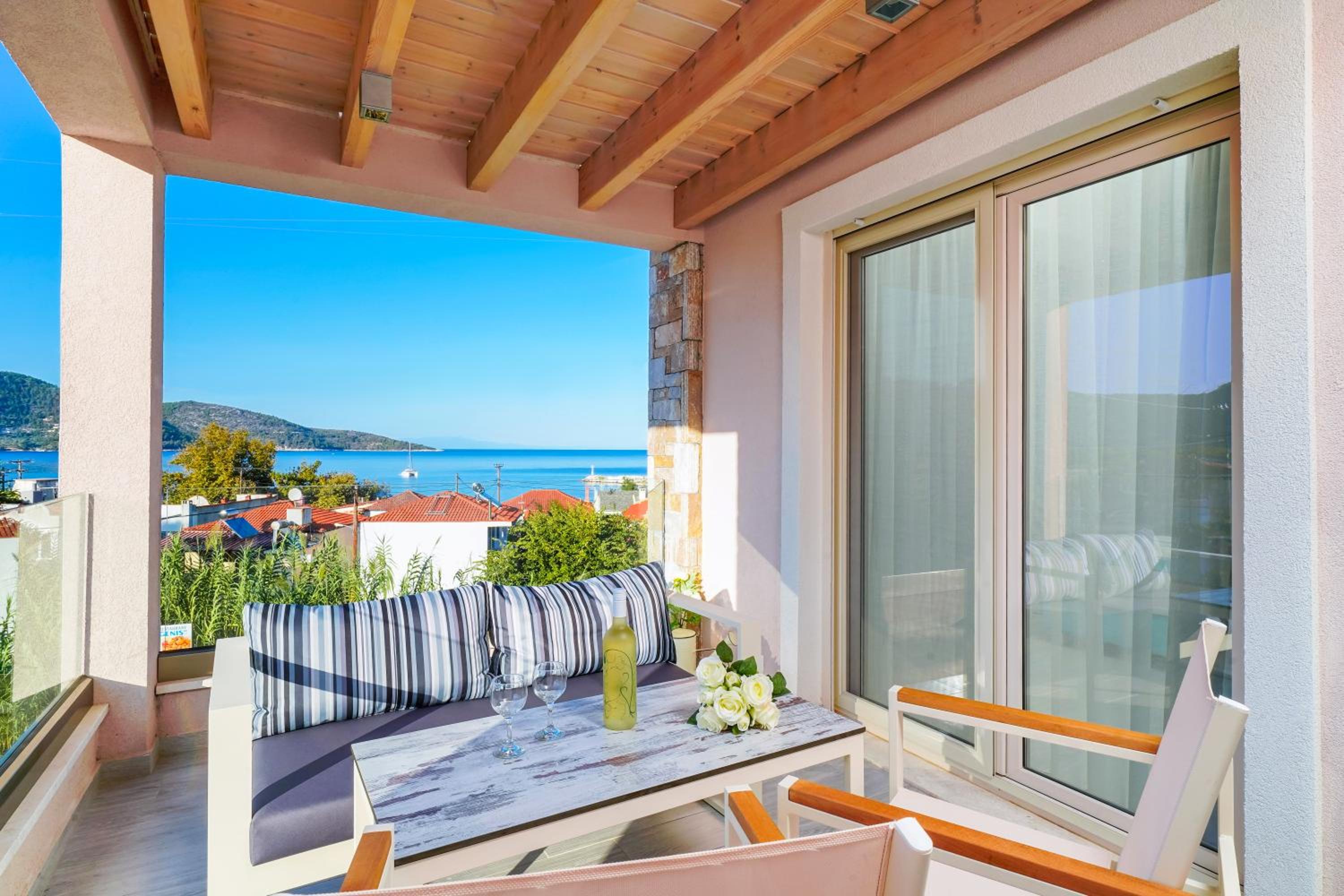 Three-Bedroom Villa photo 2
