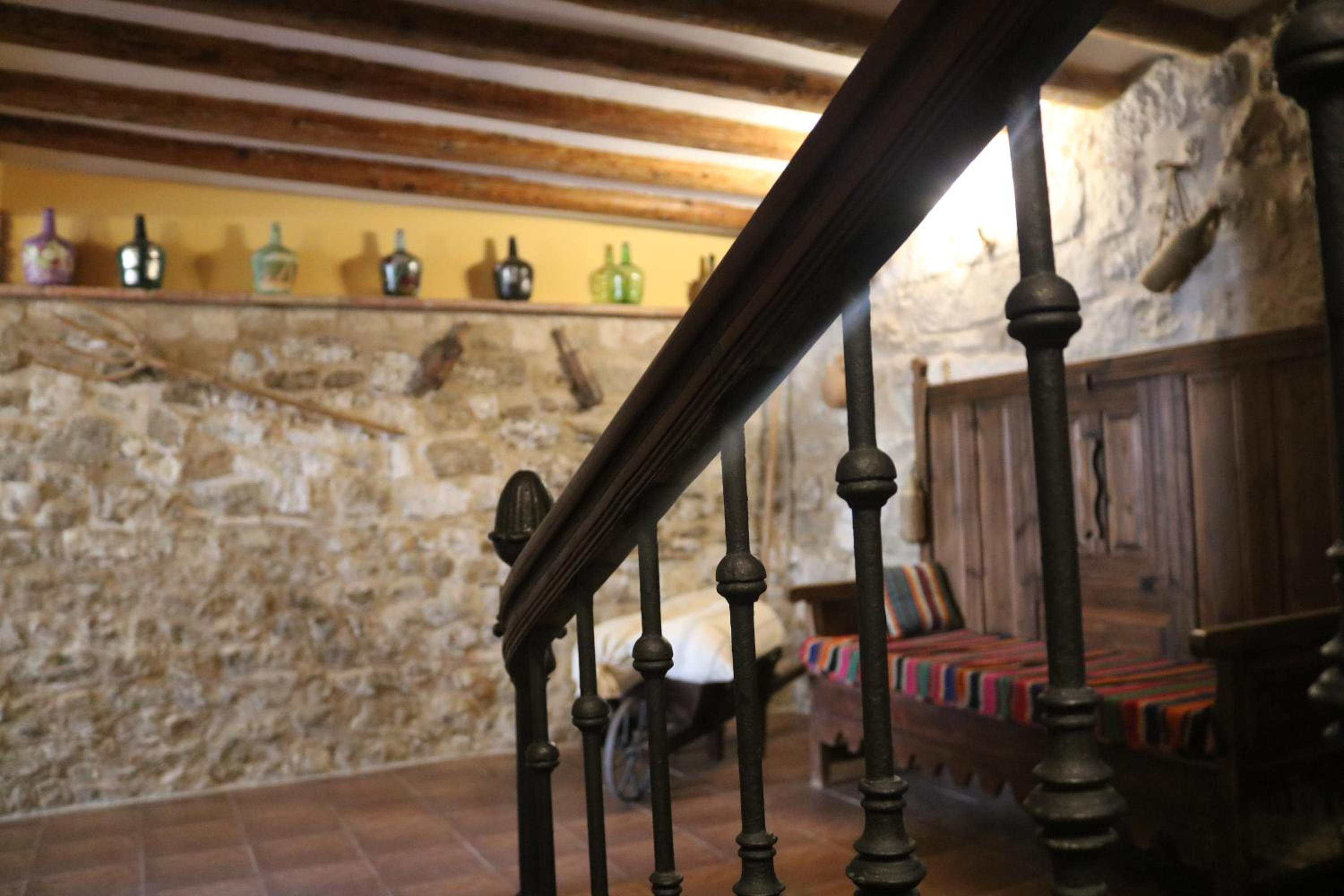 Six-Bedroom House - Photo 1