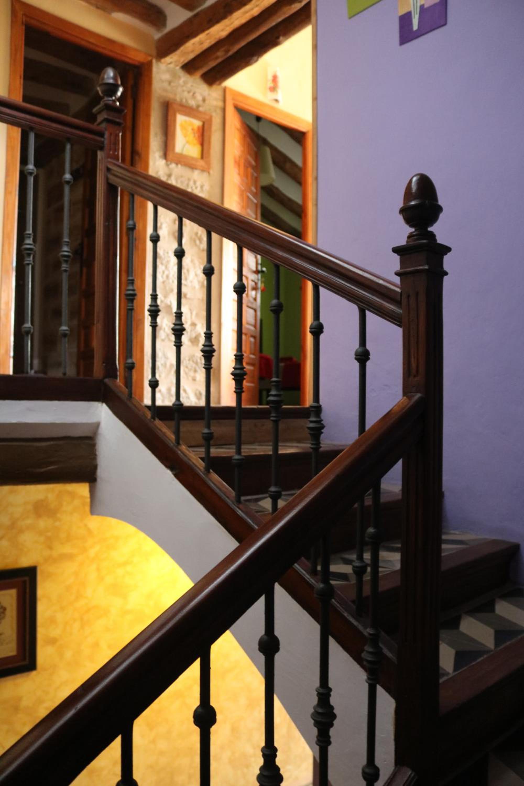 Six-Bedroom House - Photo 24