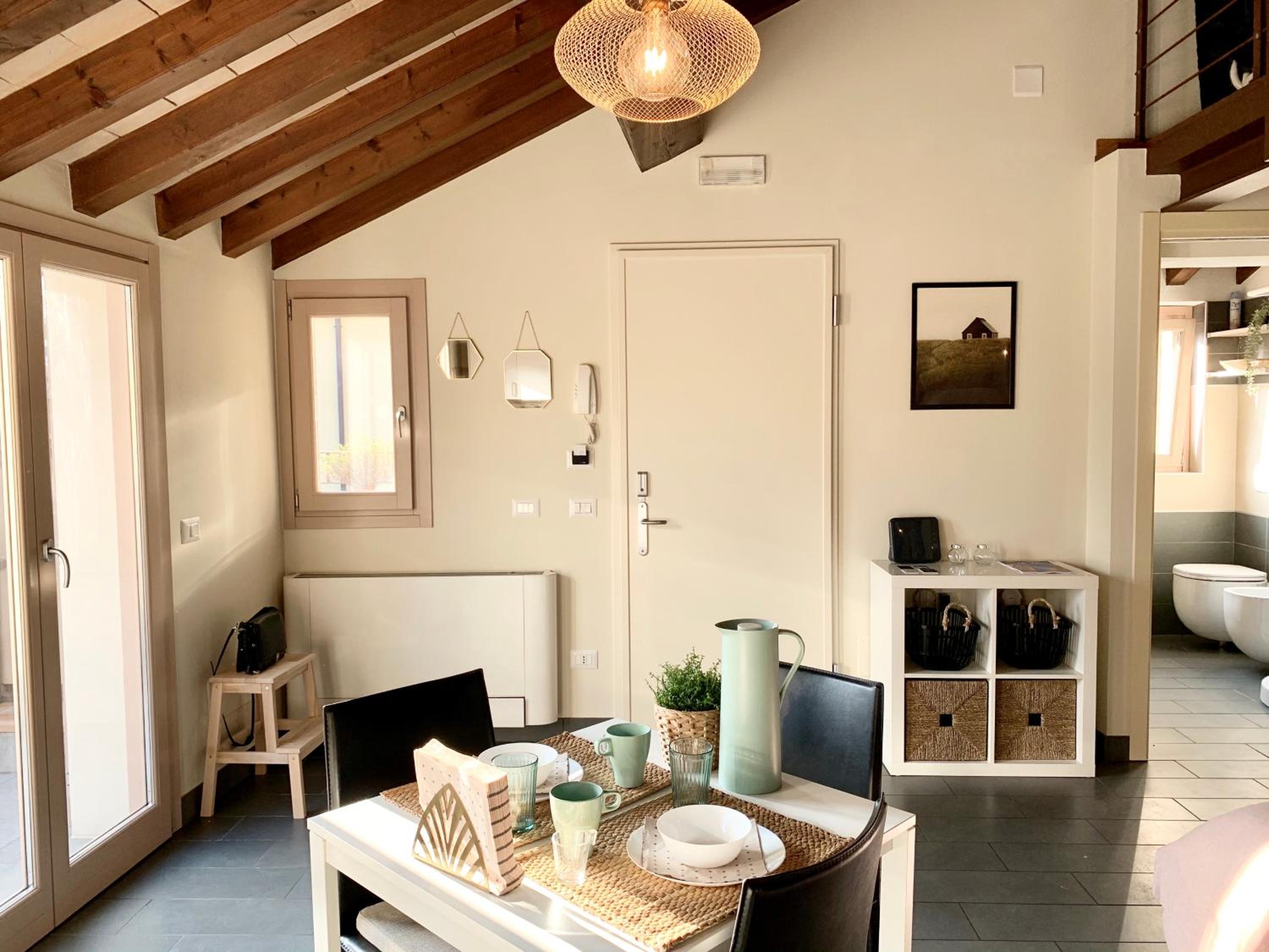 Studio with Balcony - Photo 3