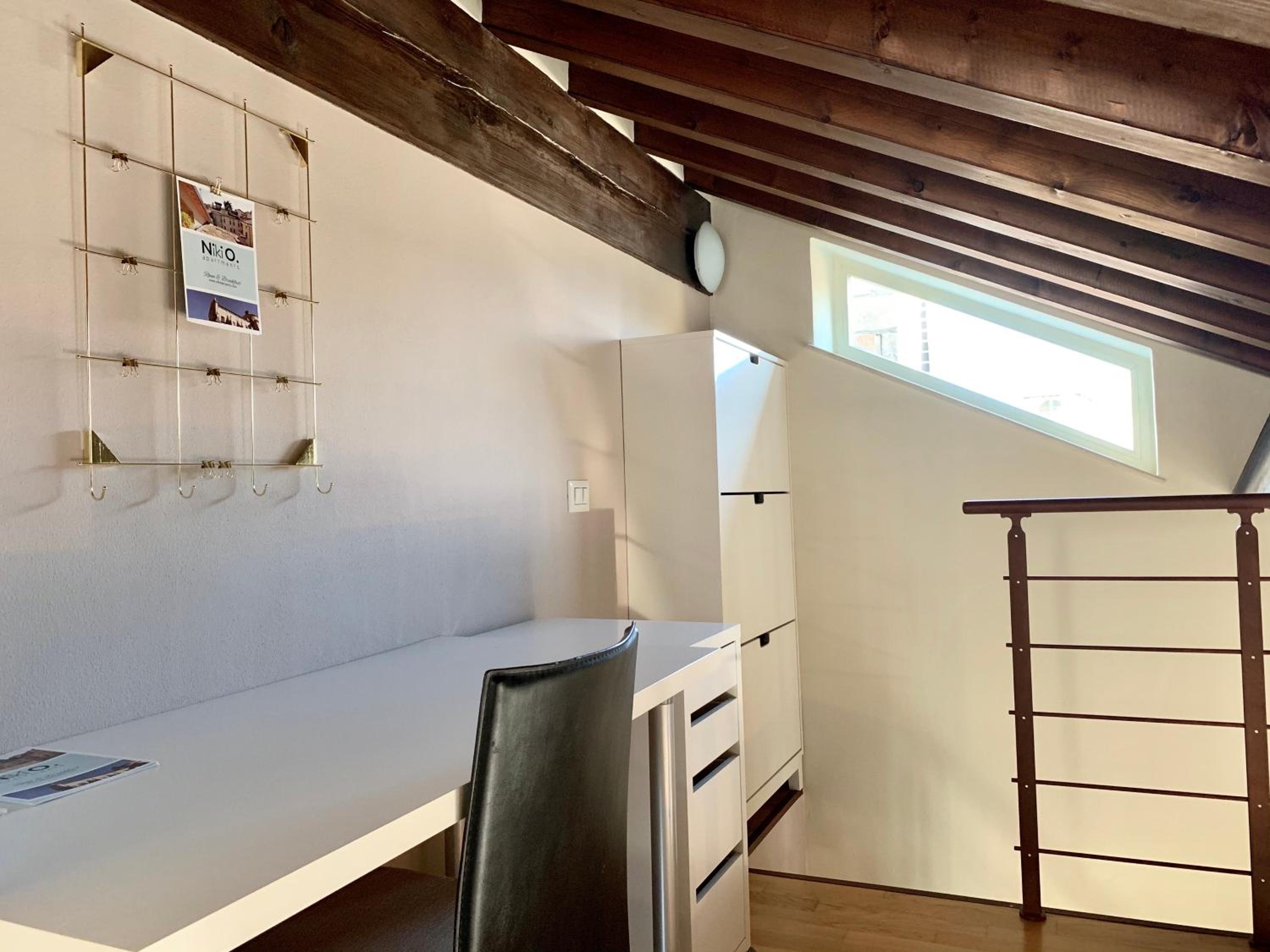Studio with Balcony - Photo 12