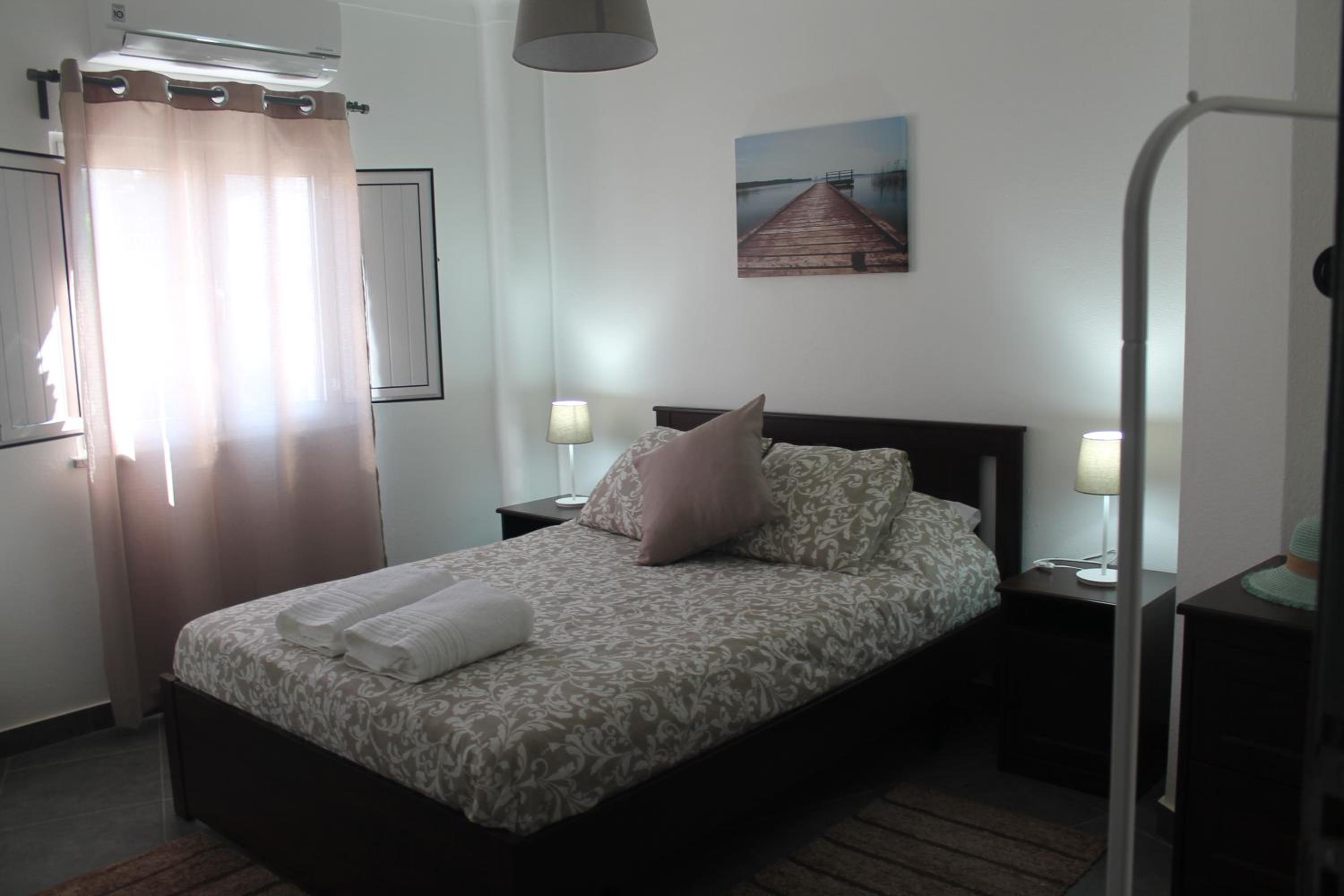 Double Room with Private External Bathroom - Photo 3