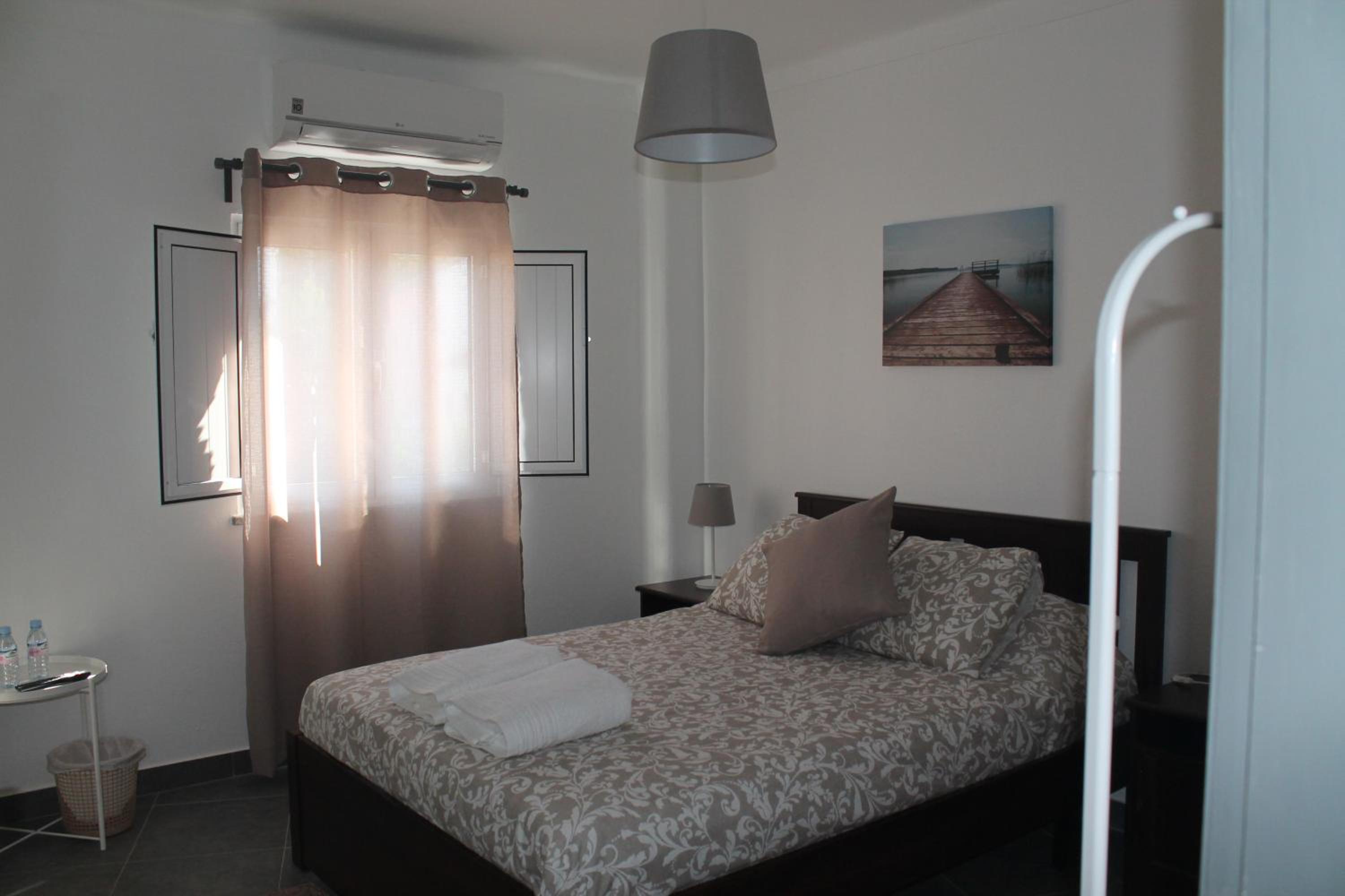 Double Room with Private External Bathroom - Photo 6