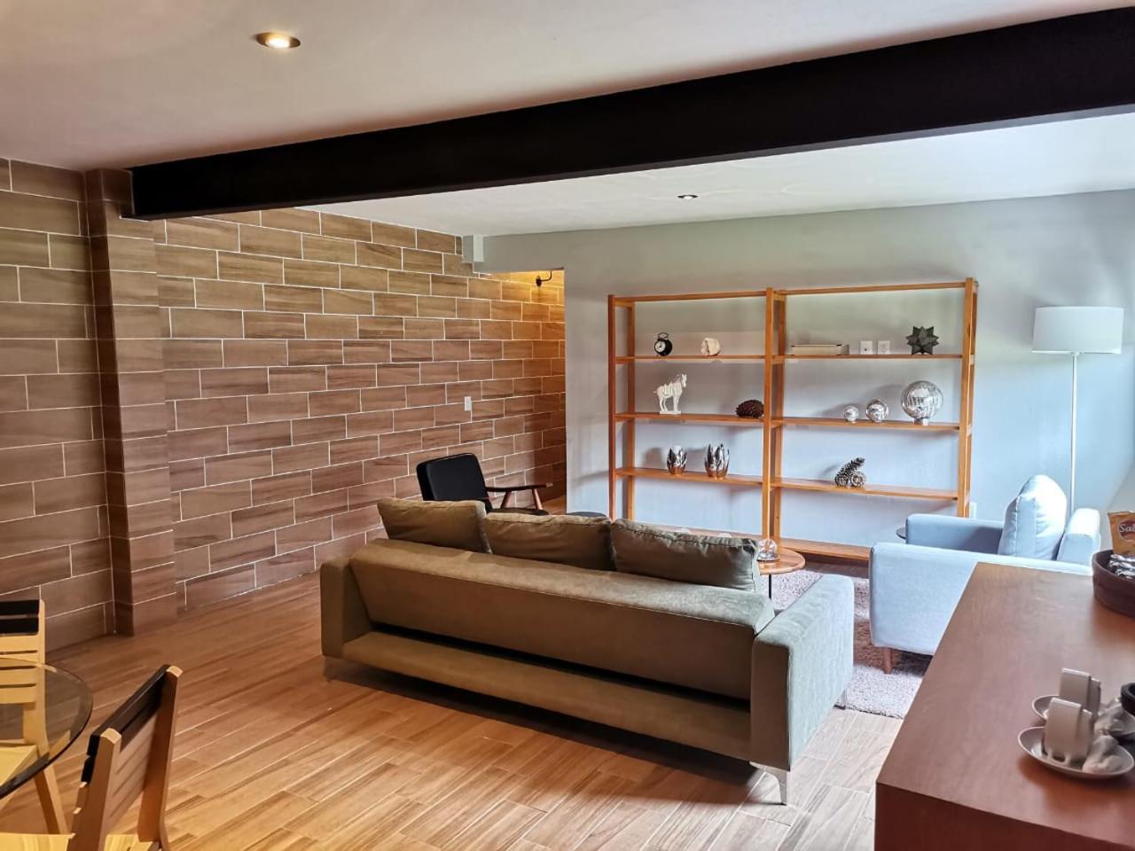 Deluxe Suite - Photo 2
