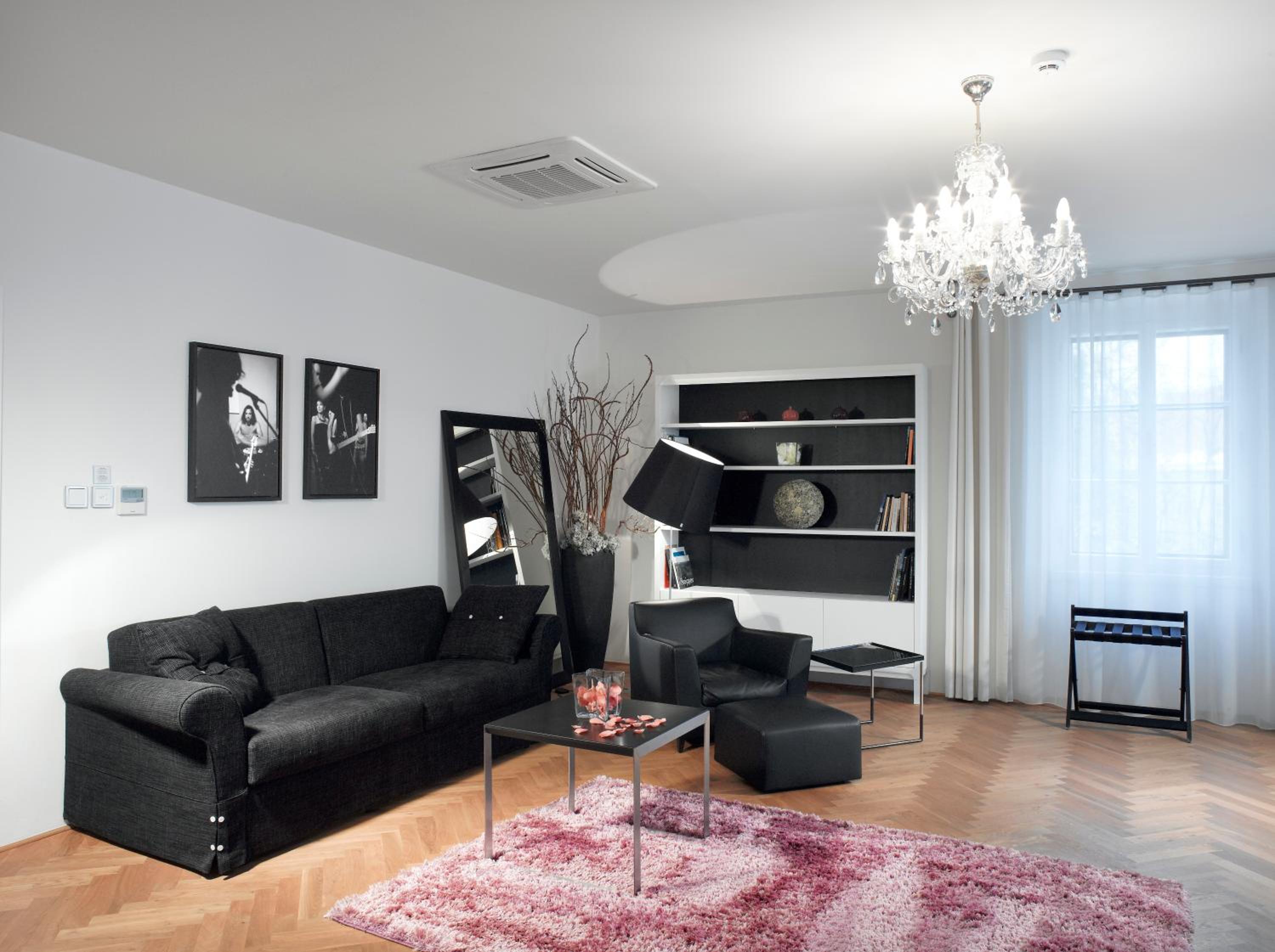 Apartment photo 2