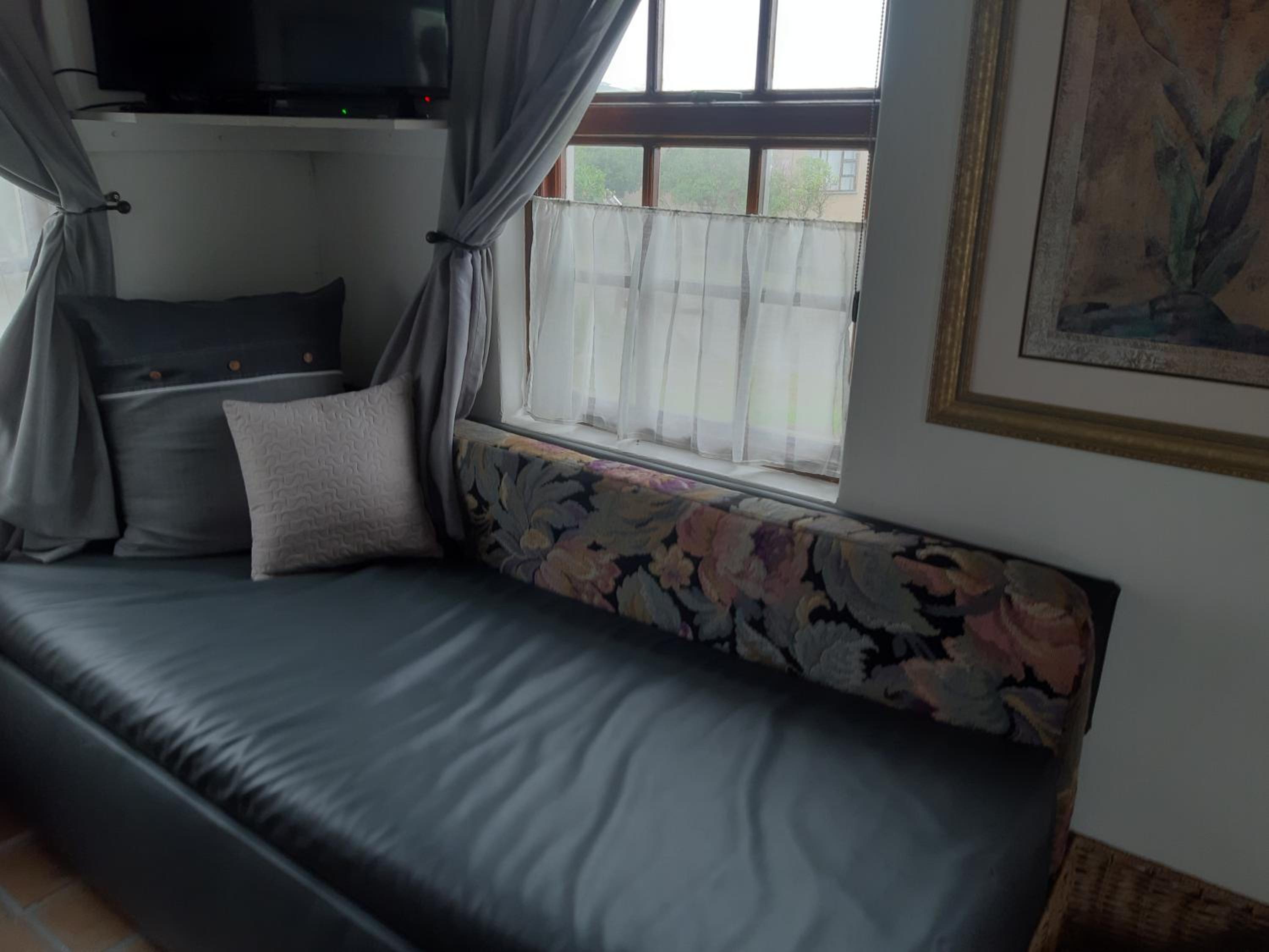Two-Bedroom Chalet - Photo 4
