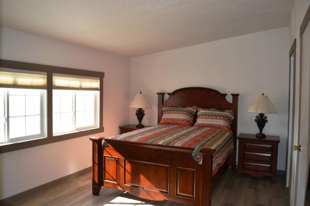 Three-Bedroom House - Photo 13