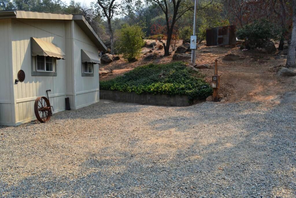 Three-Bedroom House - Photo 12