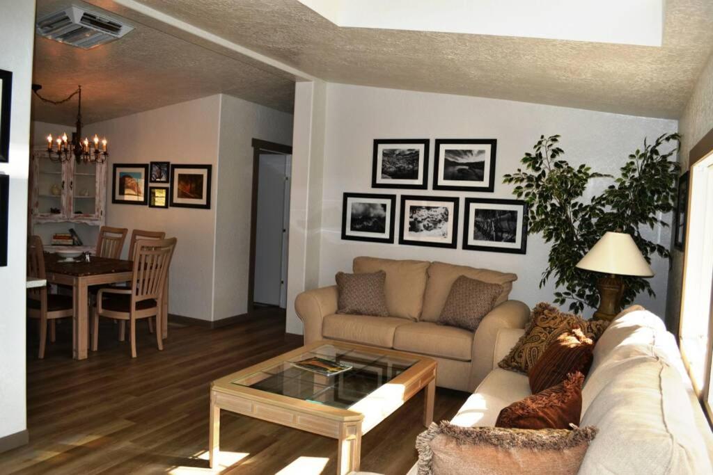 Three-Bedroom House - Photo 9