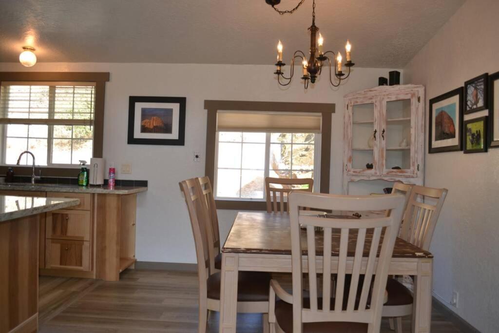 Three-Bedroom House - Photo 2
