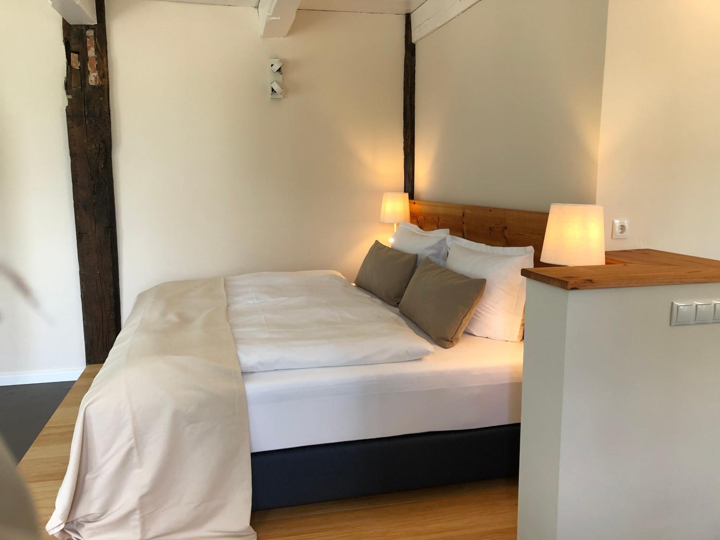Deluxe King Suite - Photo 45